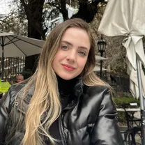 Julia Dias