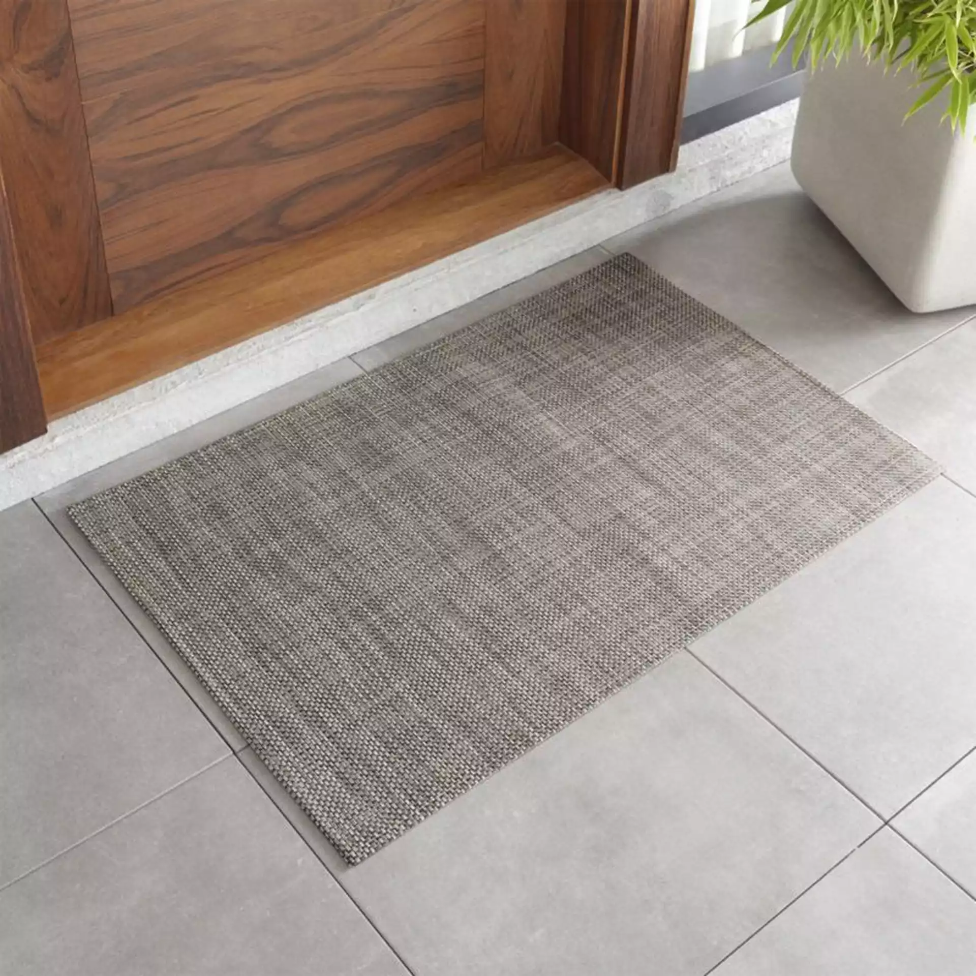 Chilewich ® Basketweave Oyster Woven Floormat 26"x72"