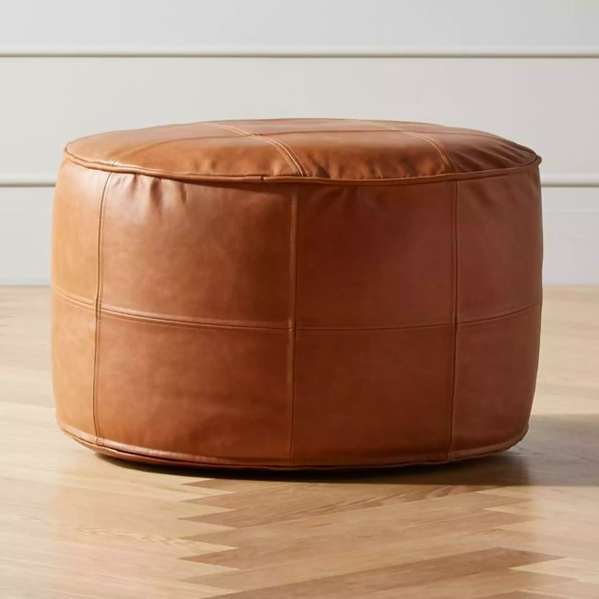 Round Saddle Leather Pouf Medium