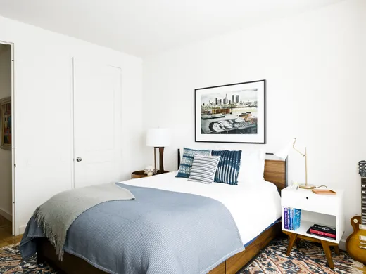Bedroom · Contemporary designed by Joanna