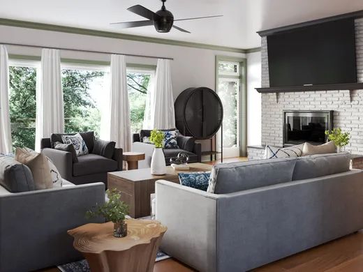 Living Room · Modern designed by Ebonee