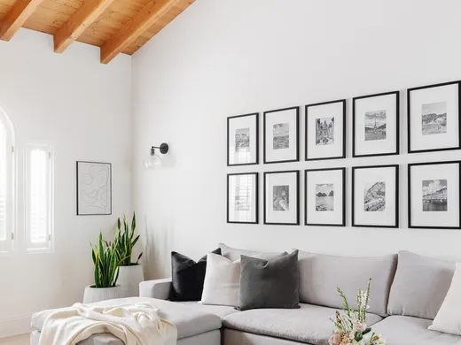 Living Room · Modern designed by Stacy