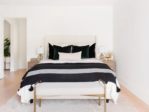 Bedroom · Modern designed by Stacy