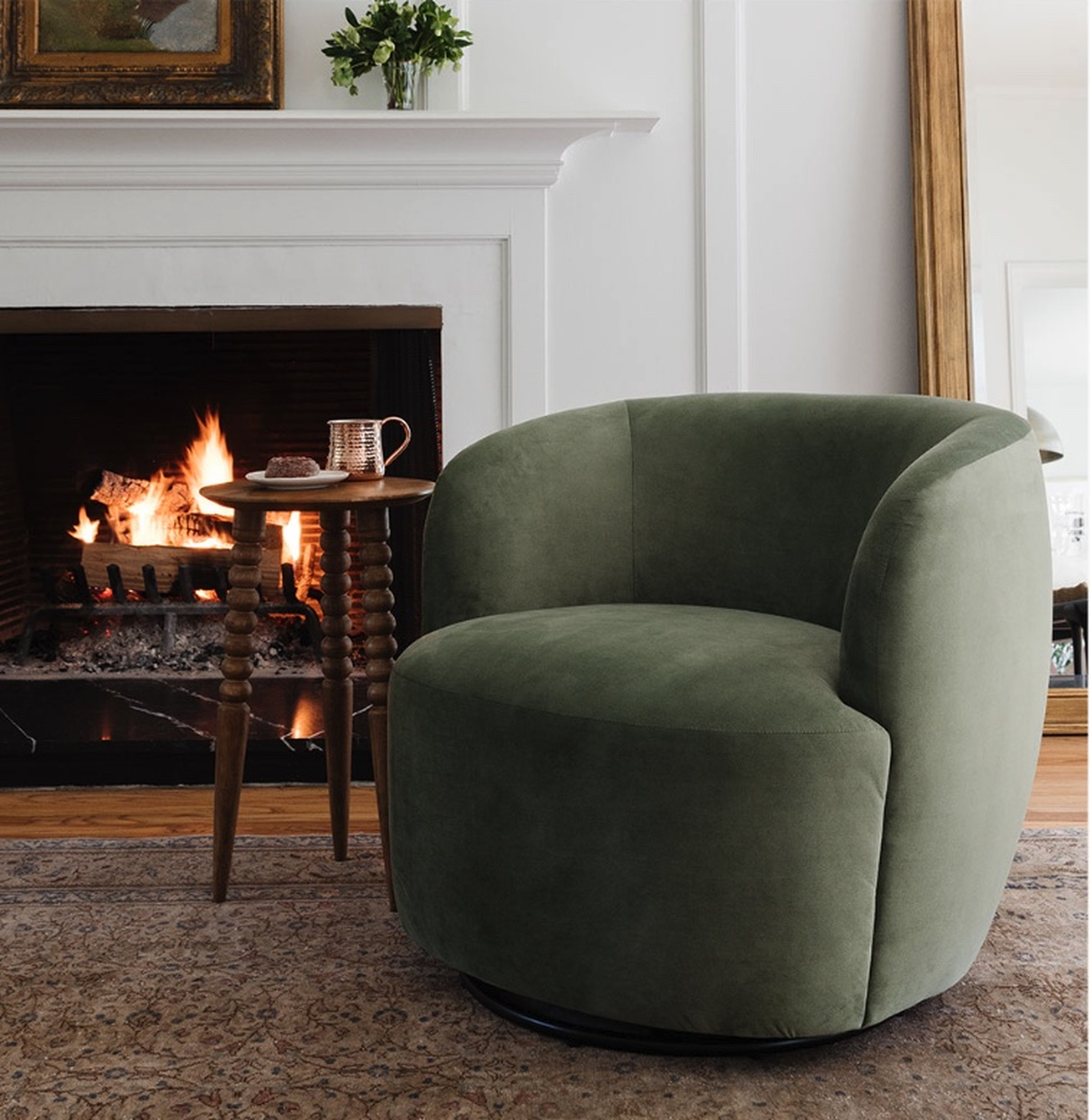 Tub Swivel Chair, Vert Classic Velvet - The Inside