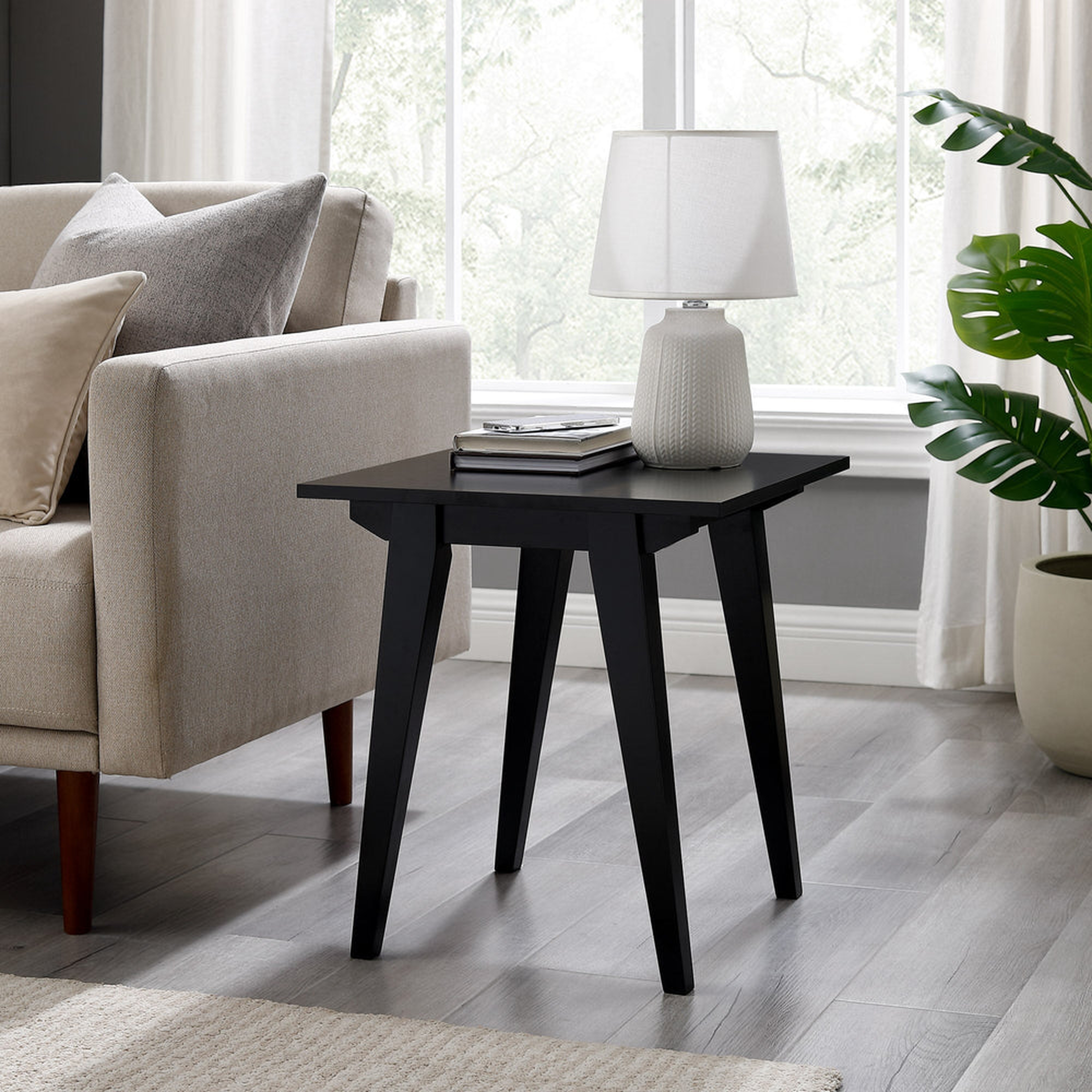 Minimalist Side Table - Black - Walker Edison