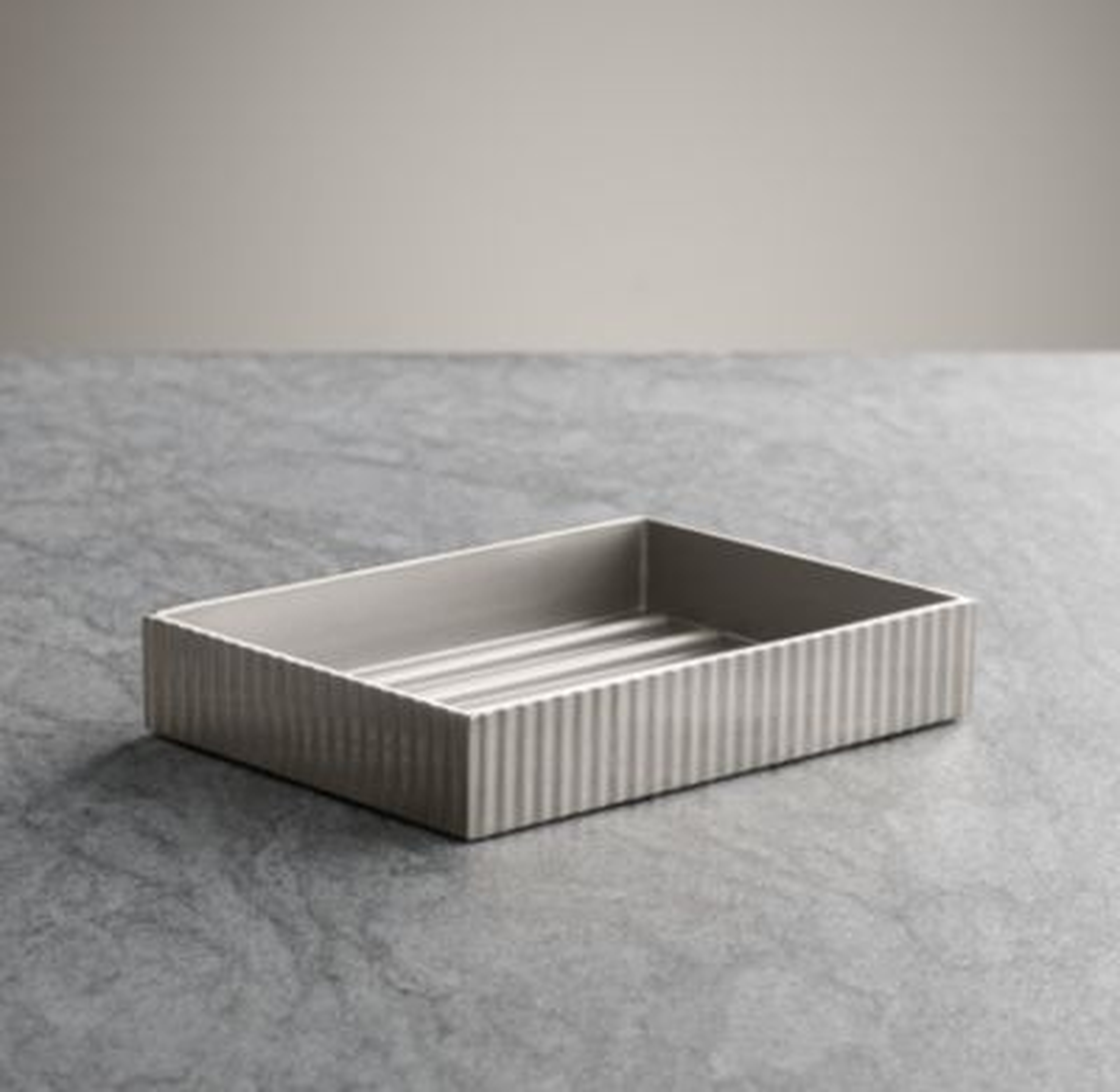 RIBBED METAL SOAP DISH - RH