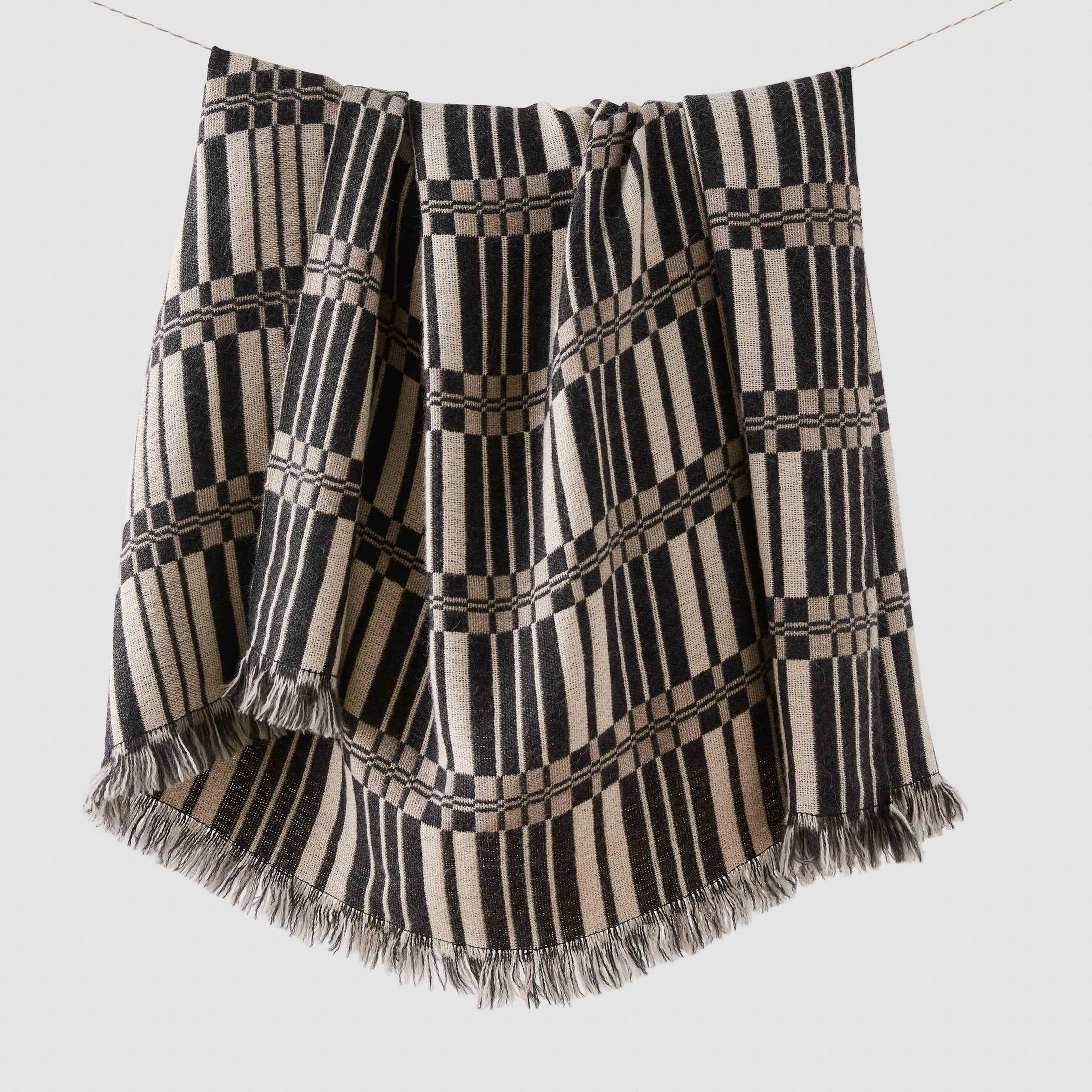 The Citizenry Olmo Alpaca Throw | Charcoal - The Citizenry