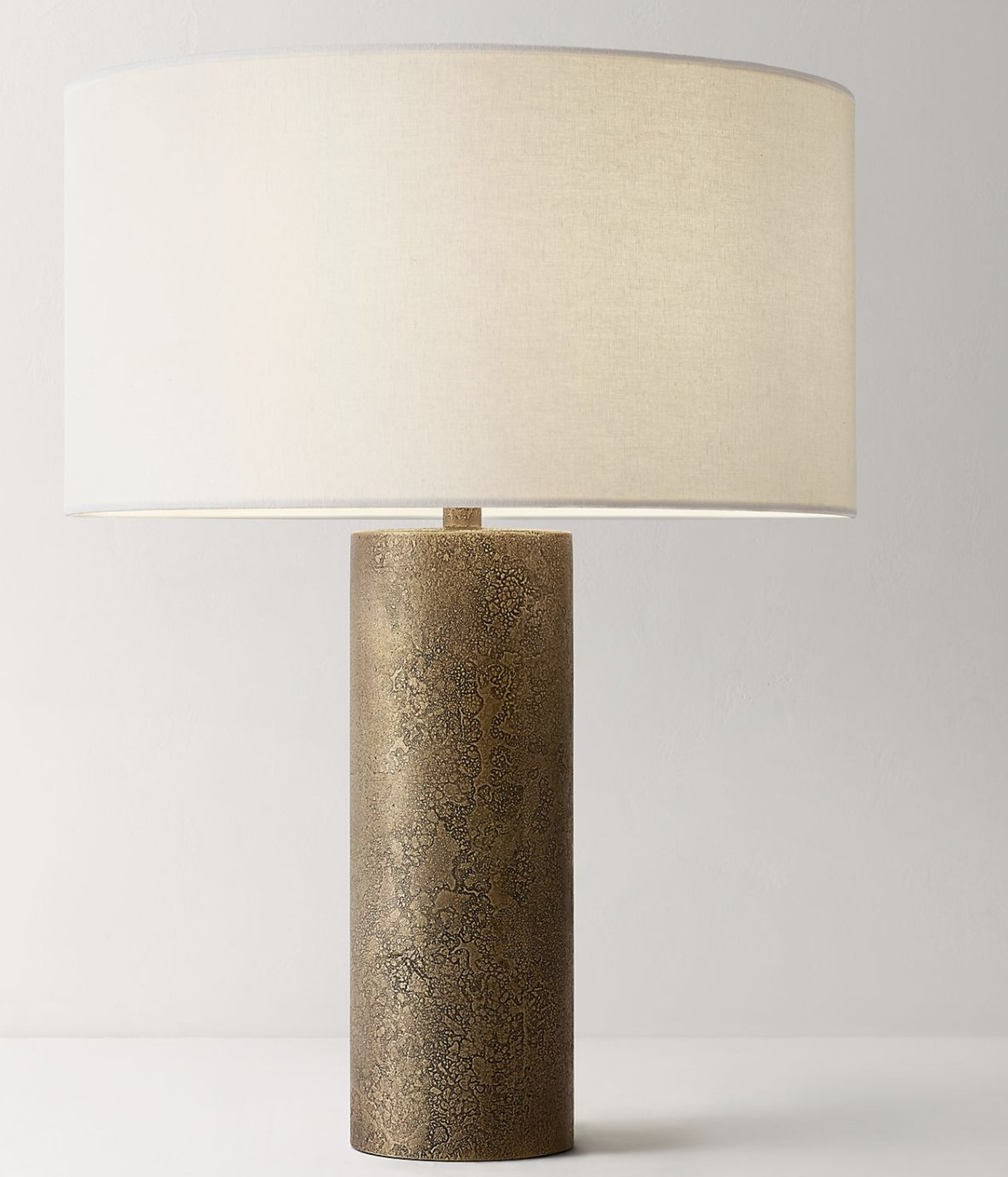 TEXTURED METAL TABLE LAMP WITH SHADE - BRASS - RH Teen