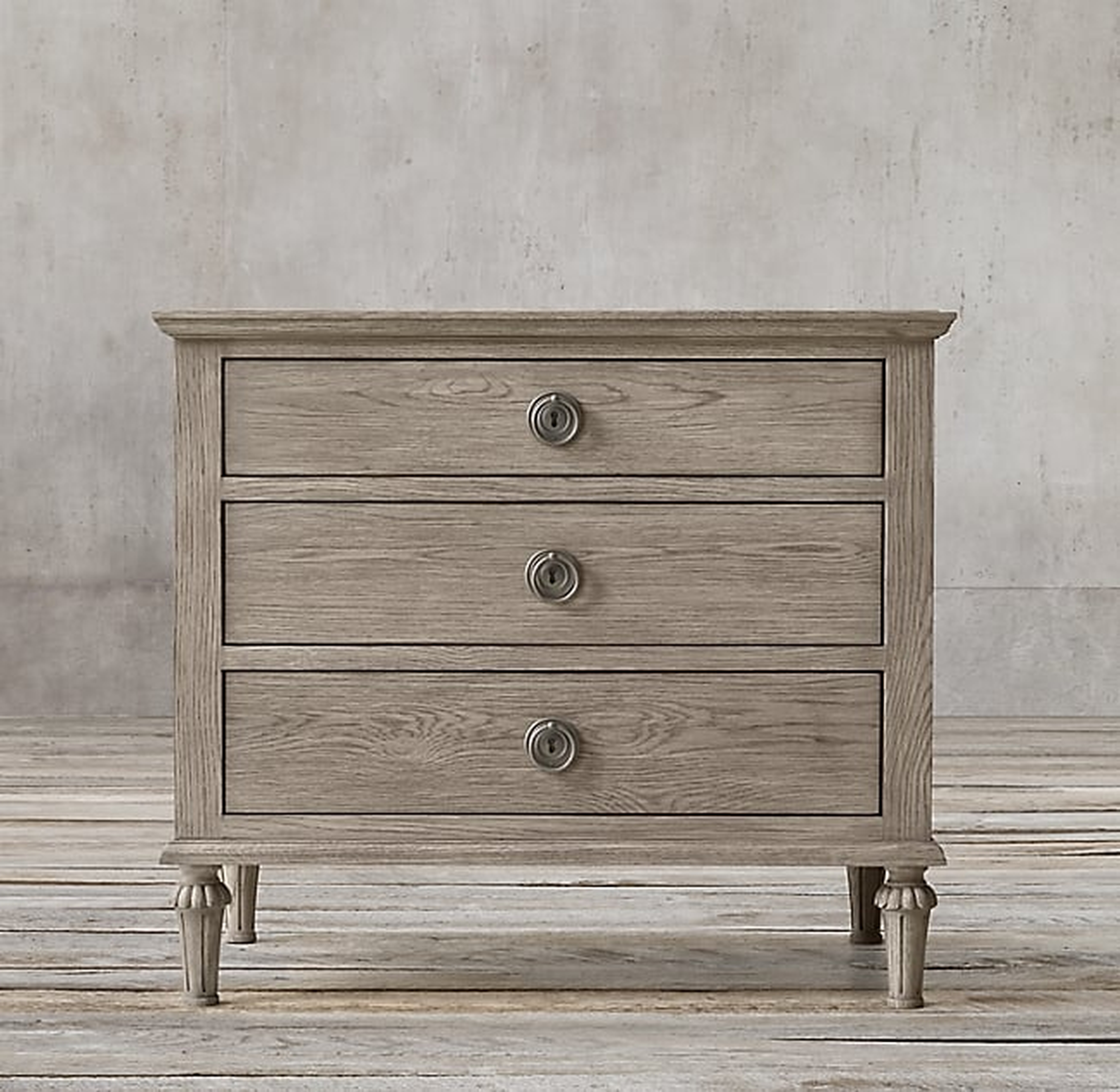 MAISON 24" CLOSED NIGHTSTAND - Antiqued Grey Oak - RH