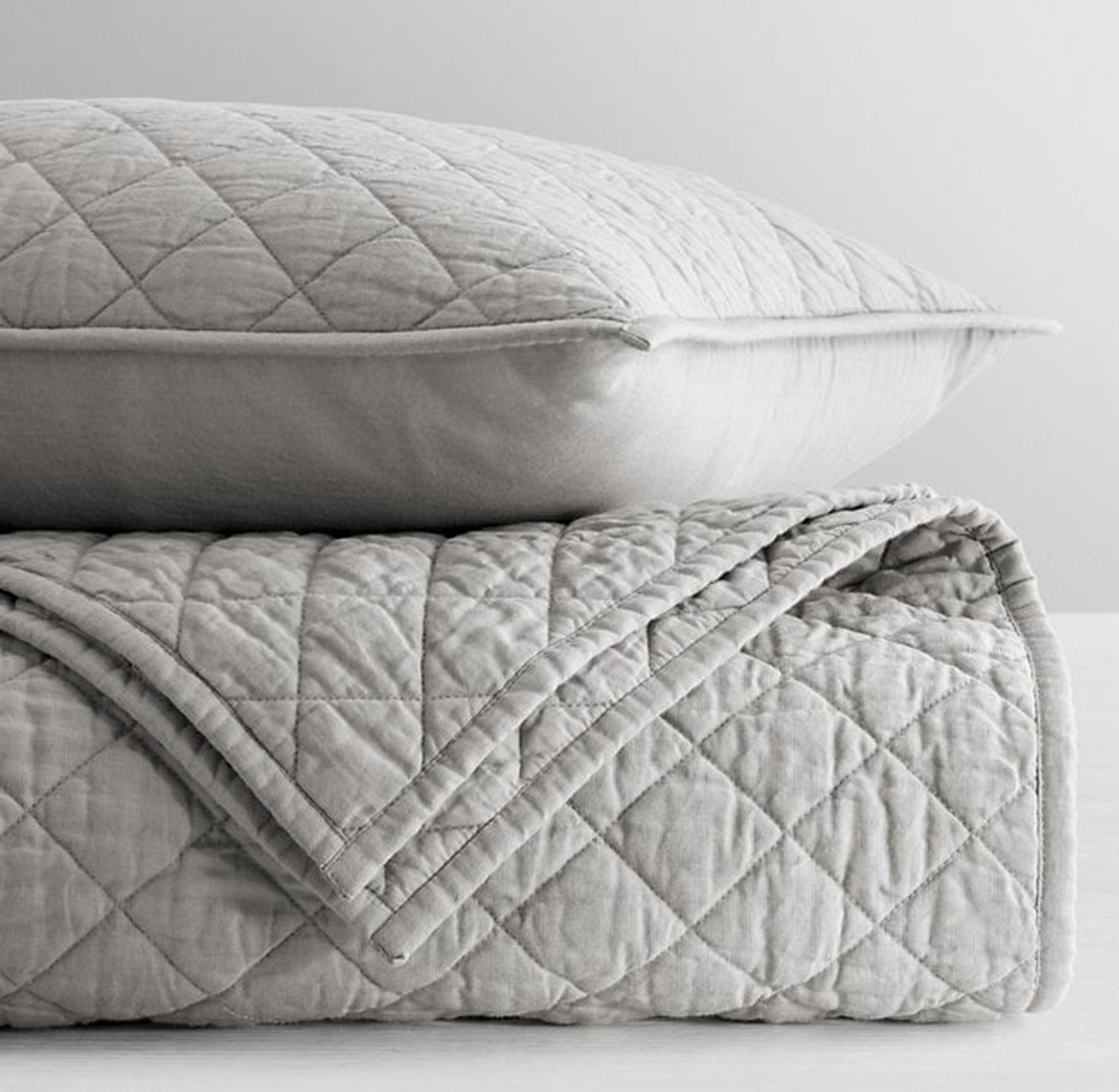 WASHED LINEN-COTTON DIAMOND TODDLER QUILT - RH Baby & Child