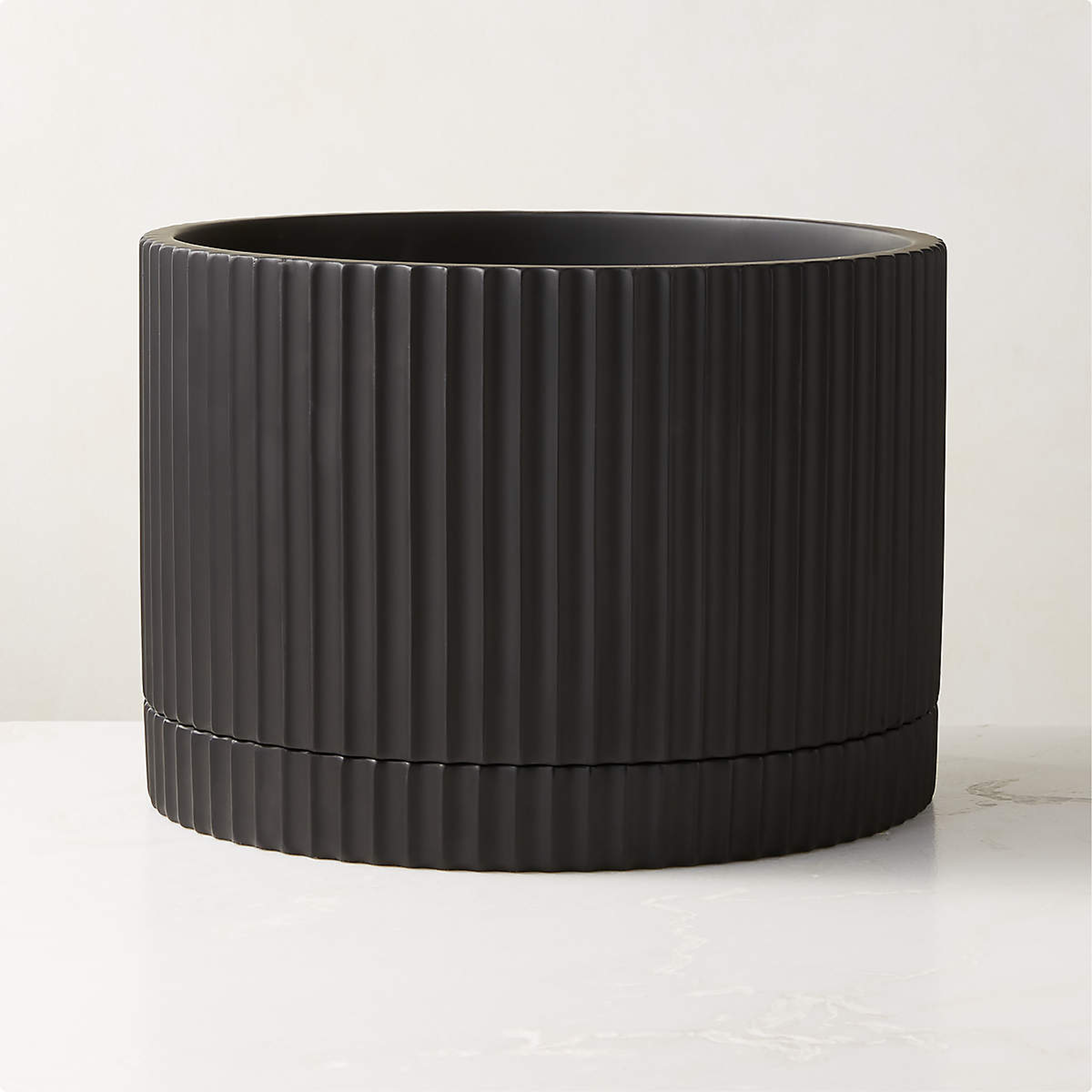FOLD LARGE ROUND BLACK PLANTER WITH TRAY - CB2