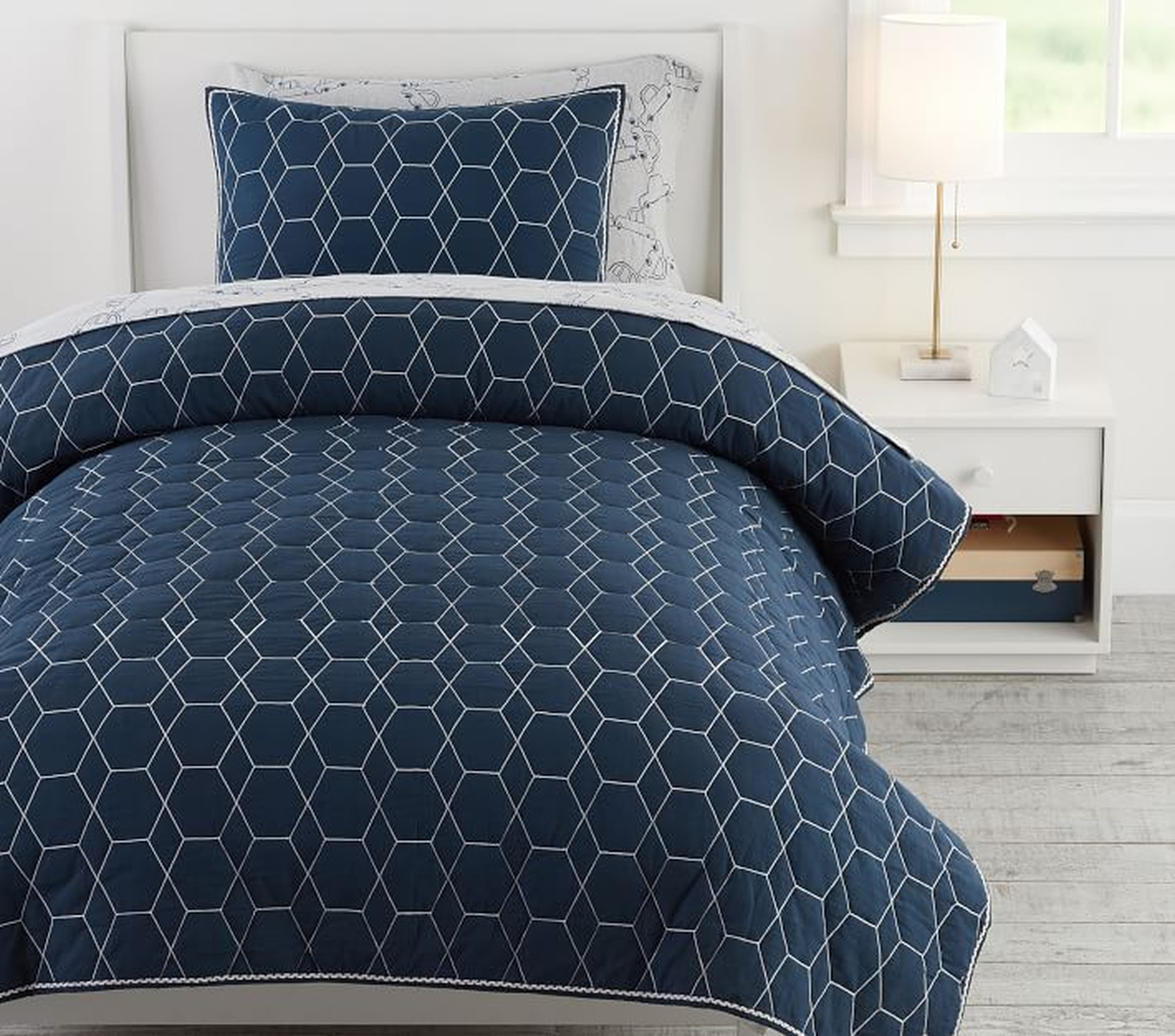 Pw Honeycomb Quilt, Twin, Nightshade, - Pottery Barn Kids