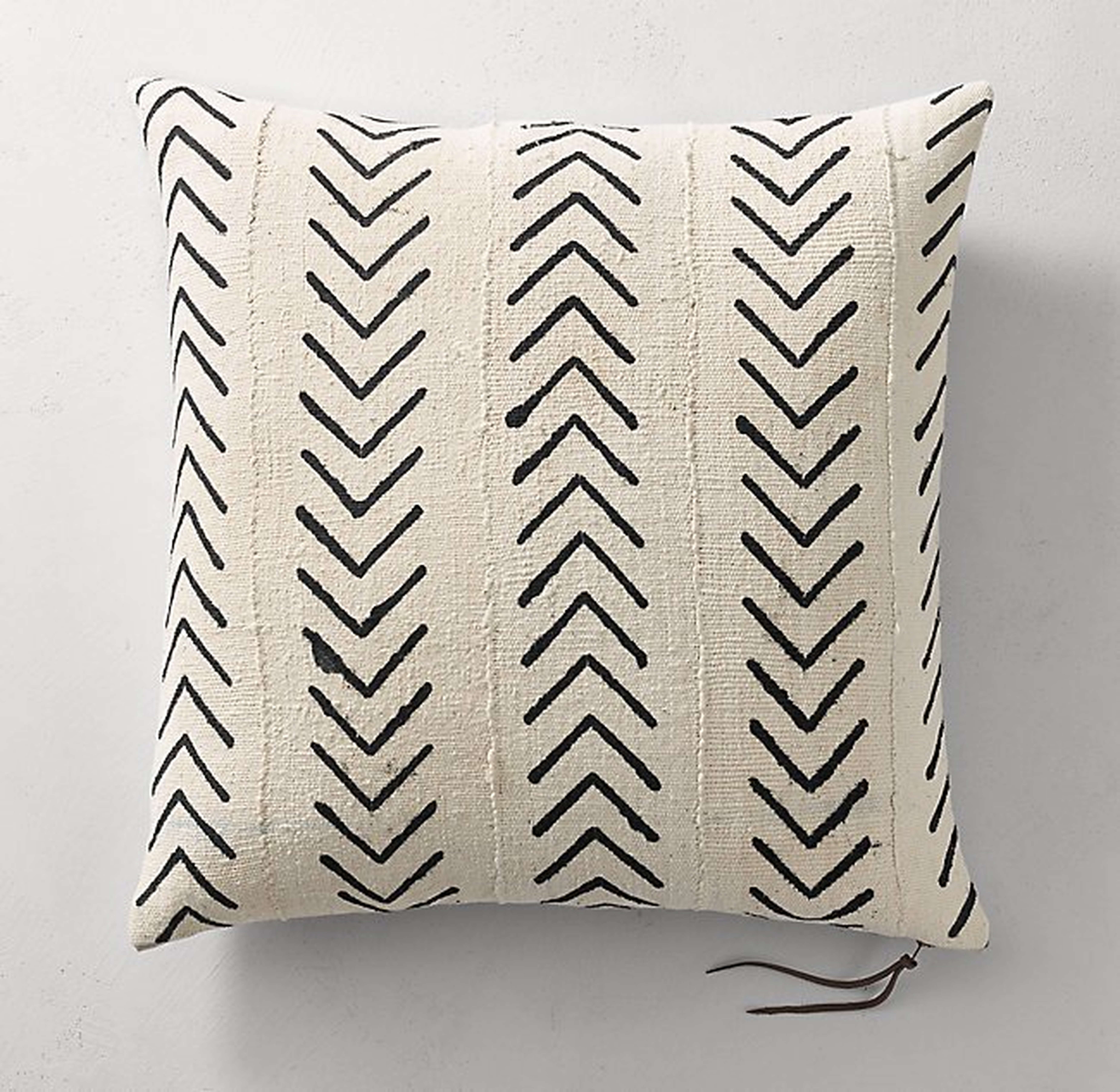 Handwoven African Mud Cloth Arrowhead Pillow Cover - Natural - 22" x 22" - No Insert - RH