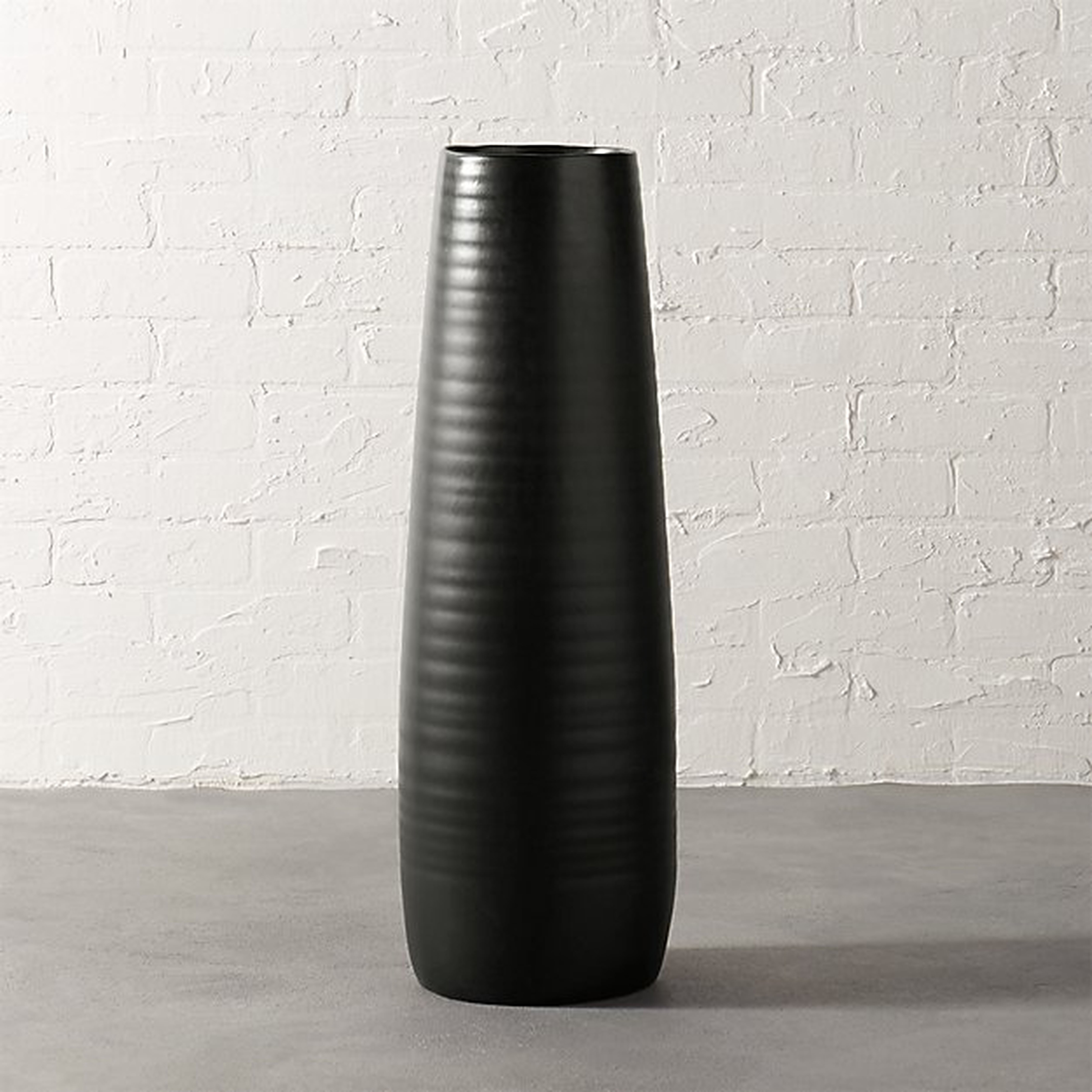 spin glossy vase - black - CB2
