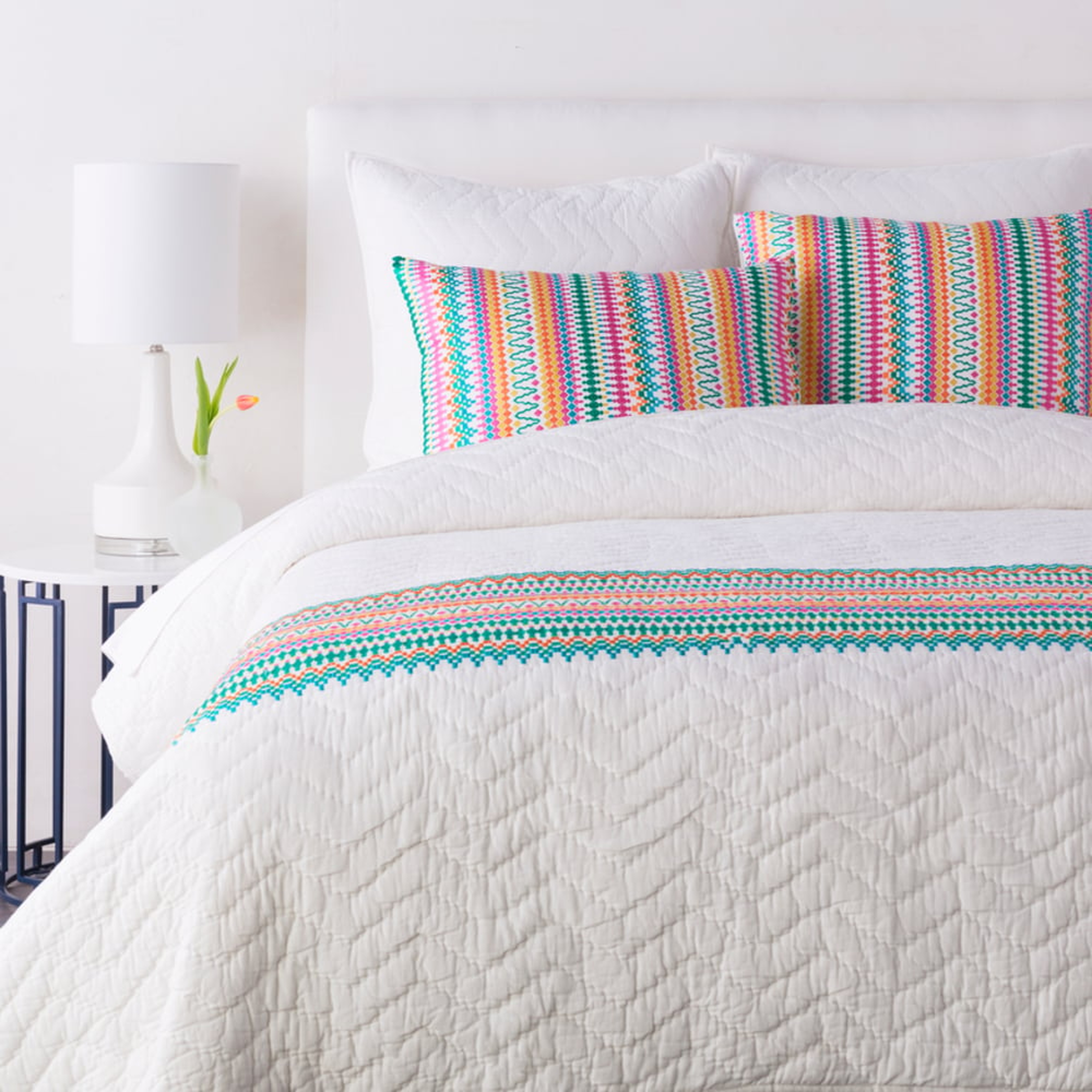Annabelle ANB-2000 108"W x 92"L; 36"W x 20"L Quilt - Surya