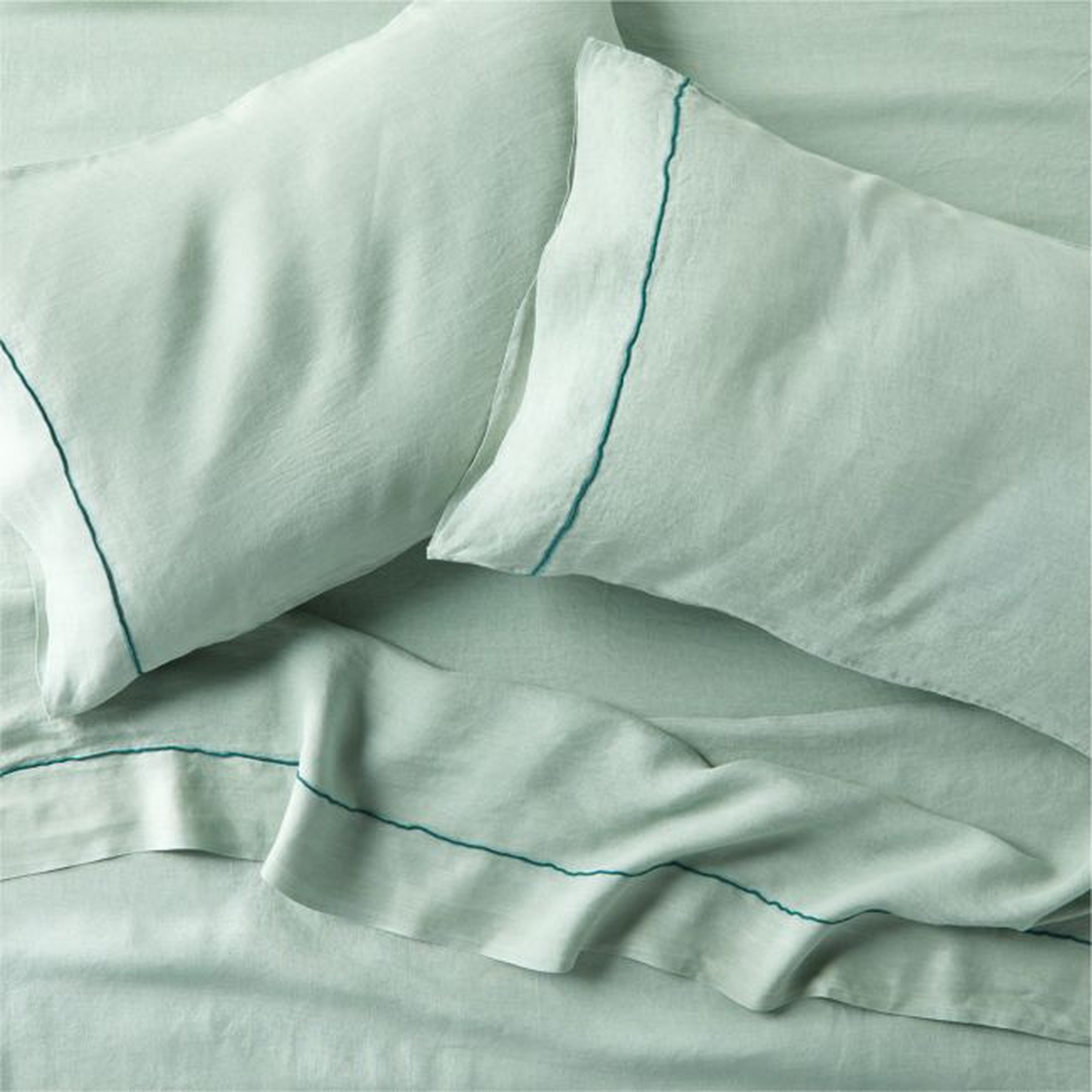 New Natural Hemp Merrow Stitch Verte Green Queen Bed Sheet Set - Crate and Barrel