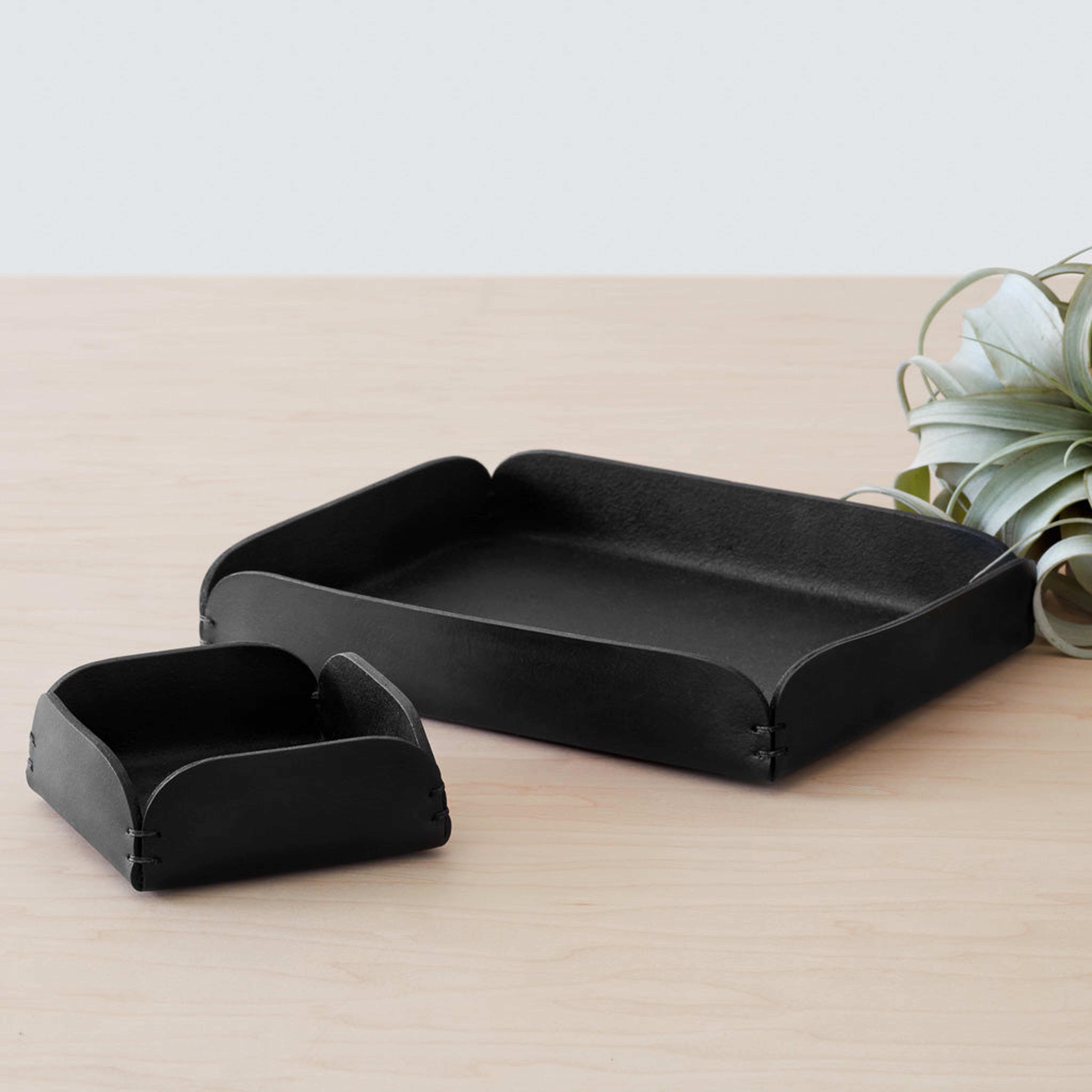 The Citizenry Azad Leather Tray | Large | Black - The Citizenry