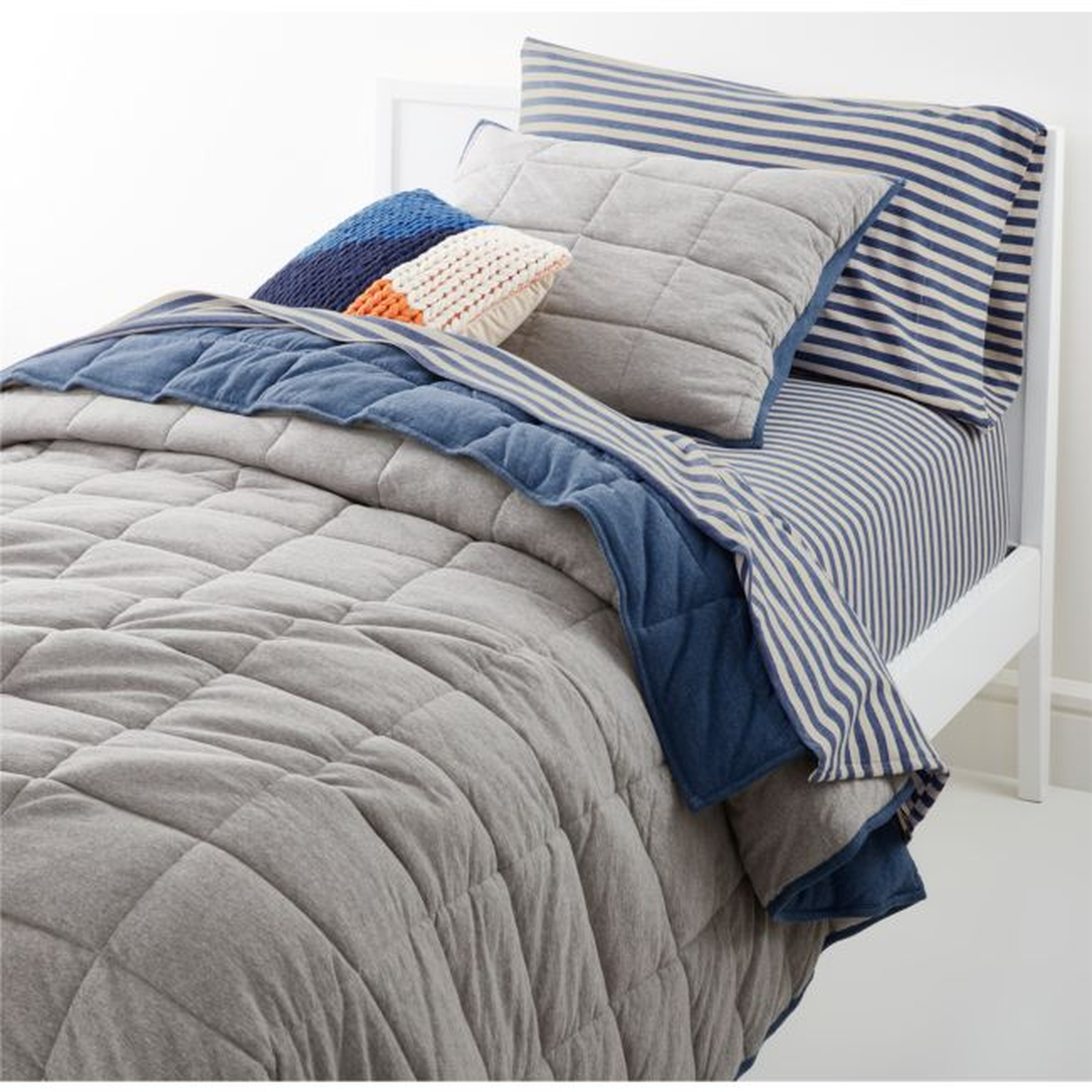 Full/Queen Heathered Reversible Jersey Grey Quilt - Crate & Kids
