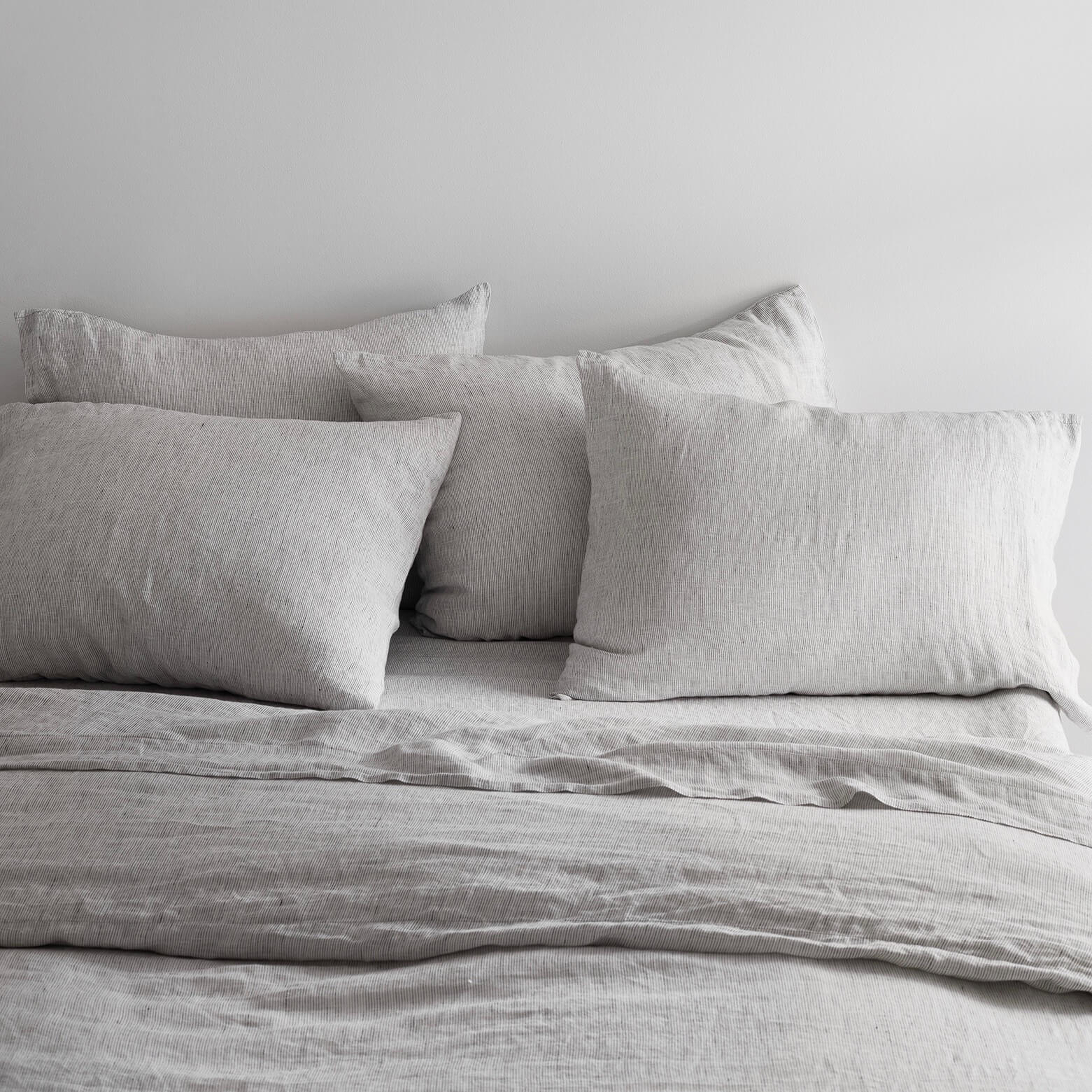 The Citizenry Stonewashed Linen Duvet Cover | Full/Queen | Duvet Only | Graphite Thin Stripe - The Citizenry