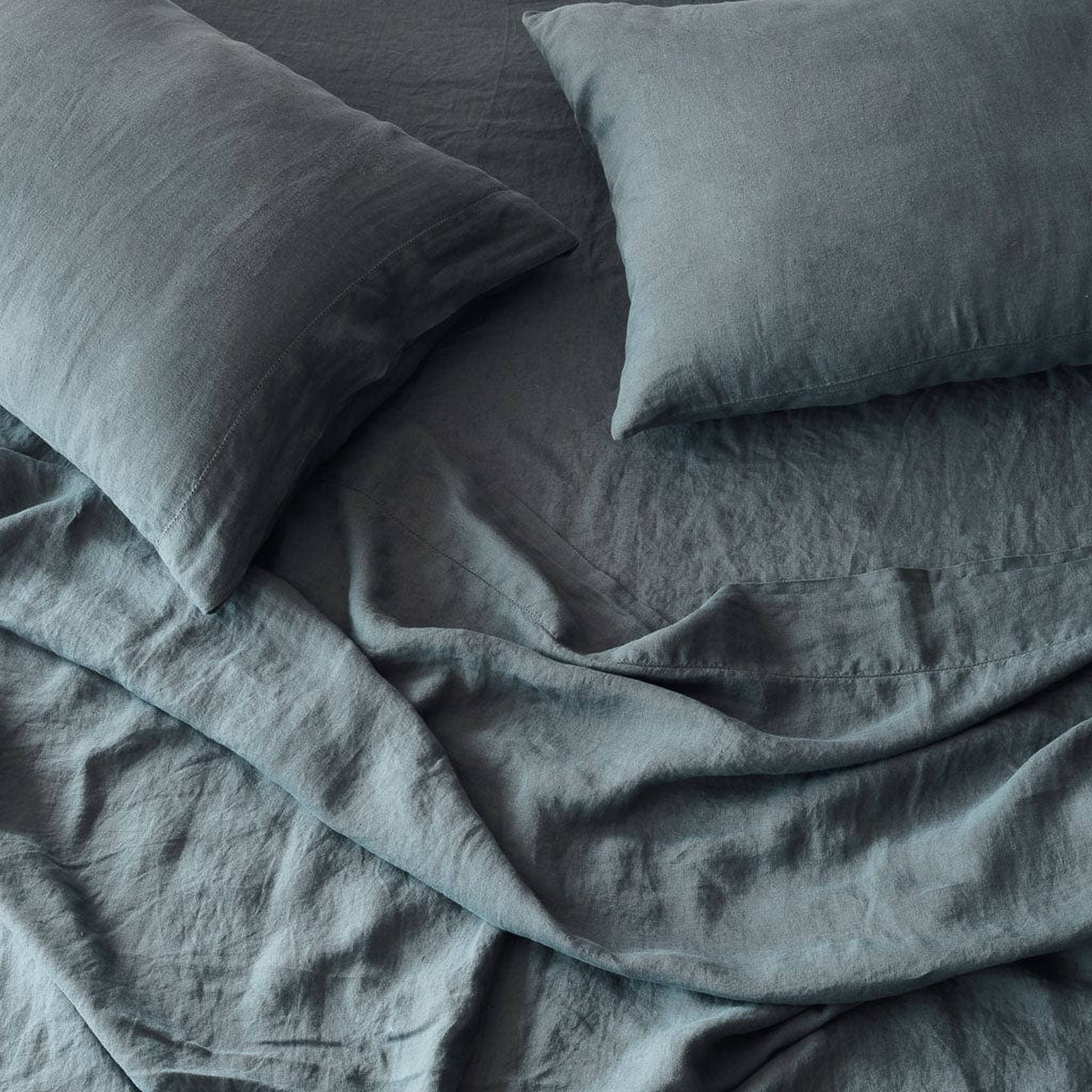 The Citizenry Stonewashed Linen Bed Sheet Set | Queen | Aegean Blue - The Citizenry