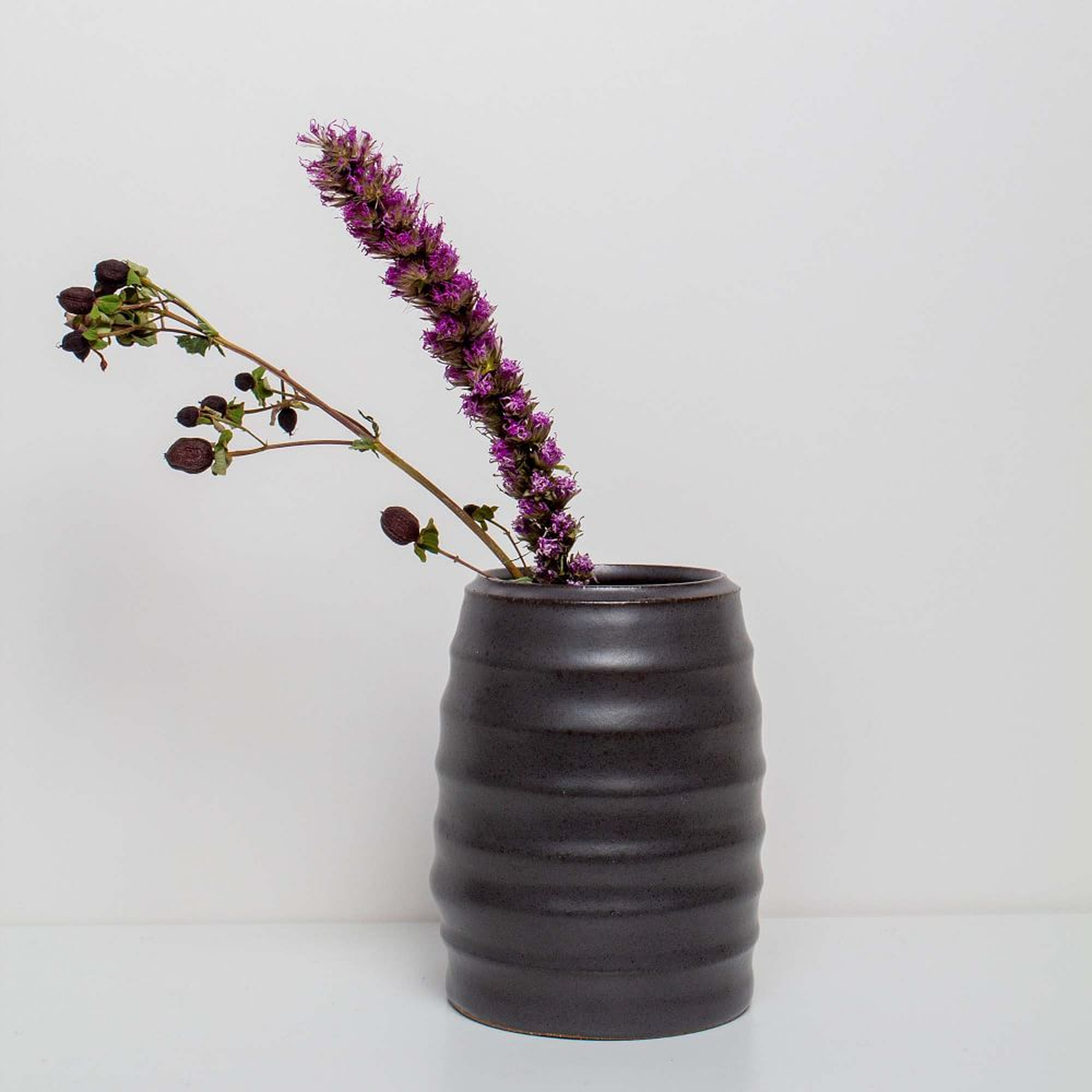 Keraclay Ribbed Vase Stoneware Black - West Elm