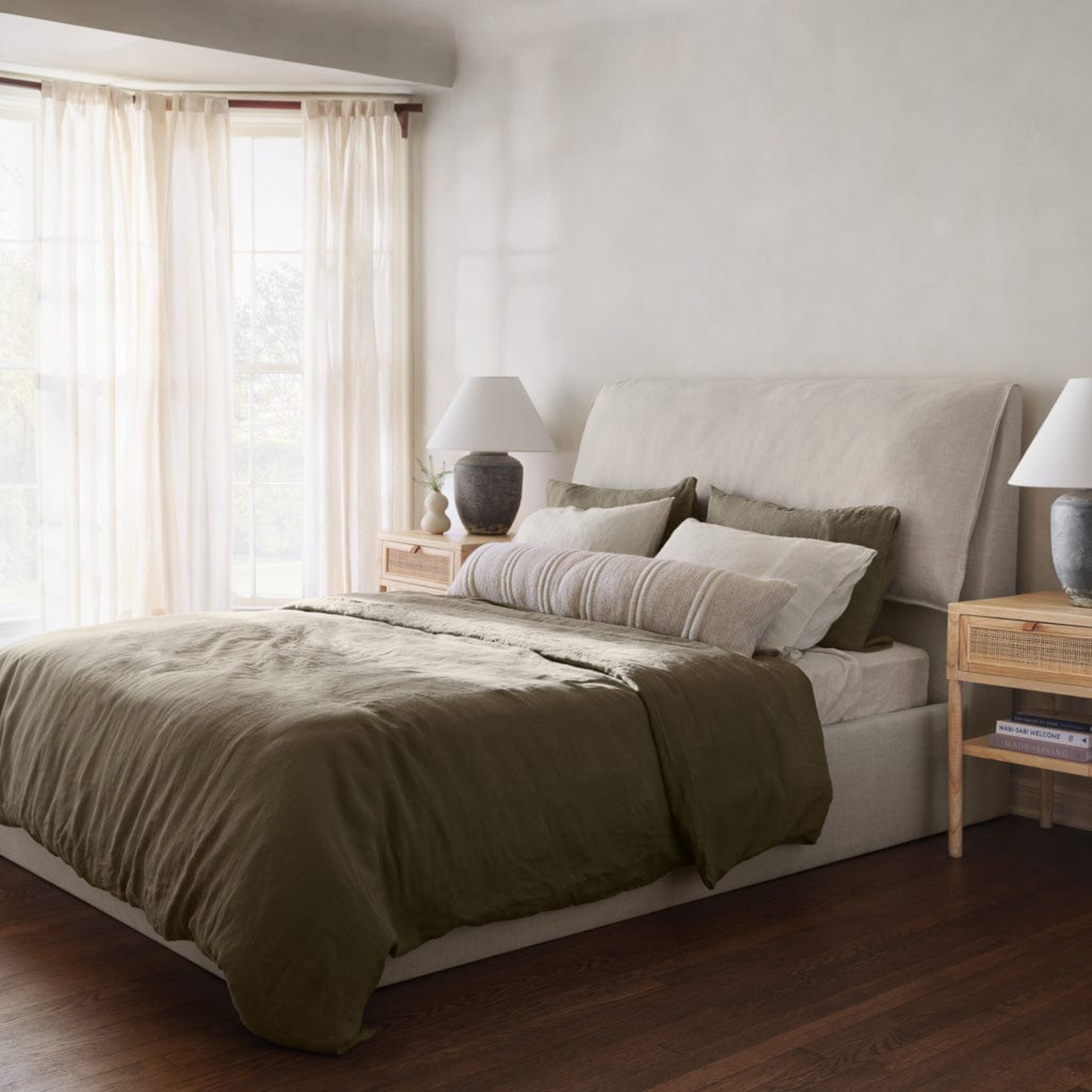 The Citizenry Drift Bed | Queen | Cream - The Citizenry