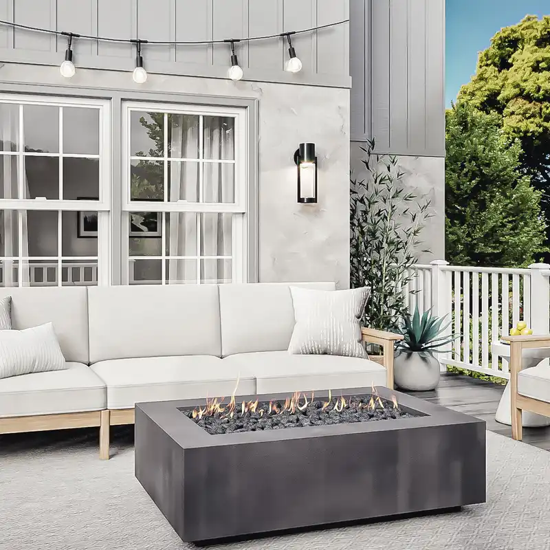 Modern, Midcentury Modern Outdoor Space Design by Havenly Interior Designer Vye