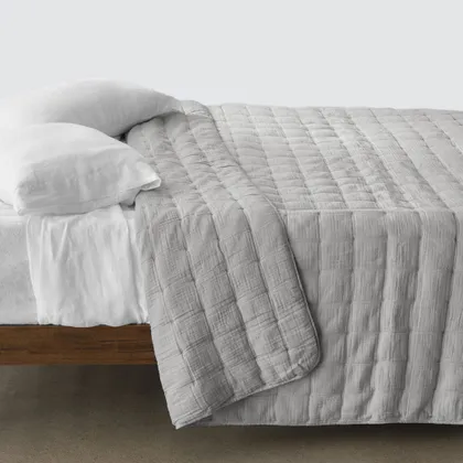 The Citizenry Organic Cotton Gauze Quilt | Full/Queen | Grey
