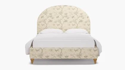 Demilune Bed, Cream Swallows, Natural Traditional Turned Leg, Full