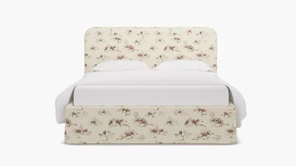 Skirted Platform Bed, Red Cotswold Hunt, Queen