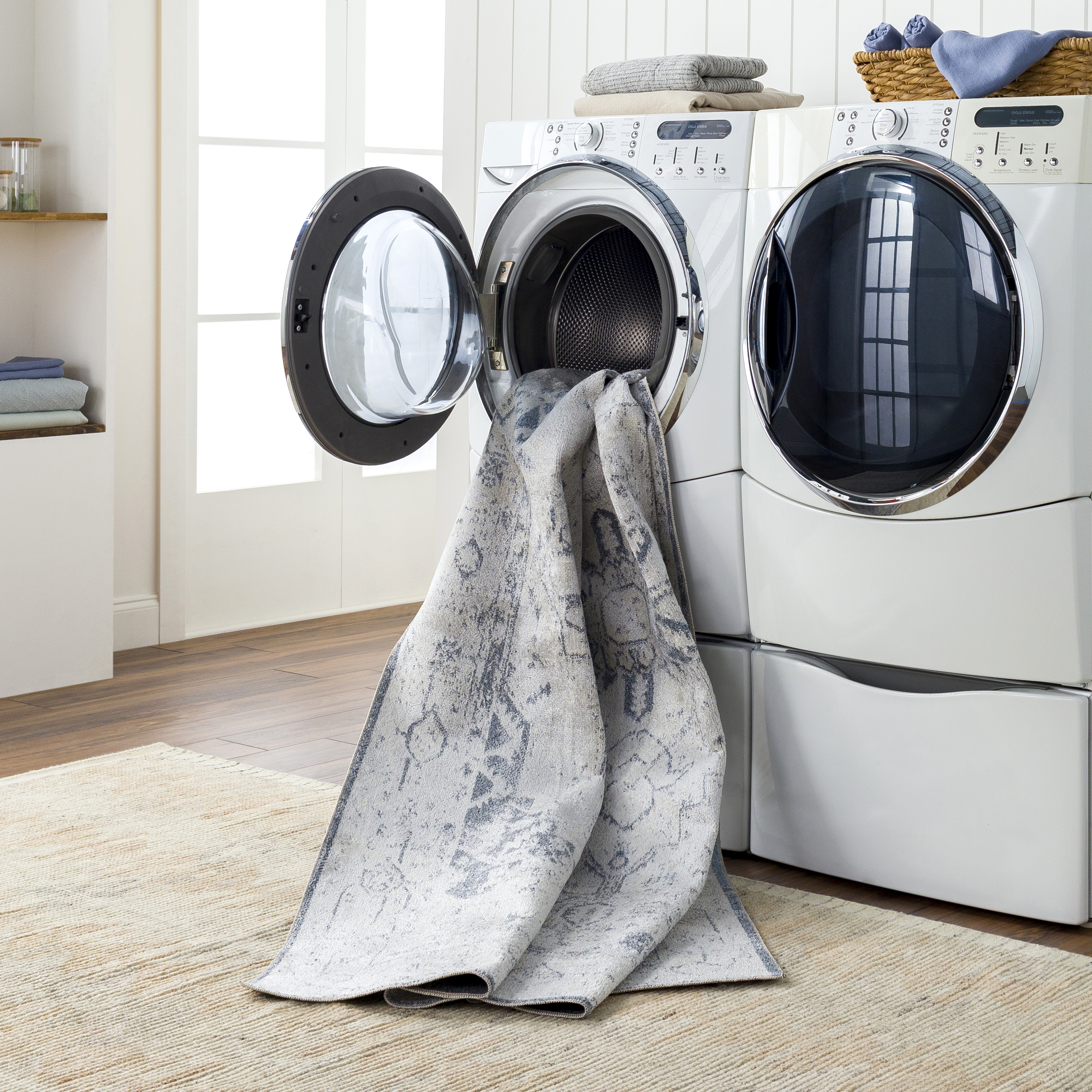 Lillian Gray Indoor 2'7" x 7'3" Machine Woven Rug - Image 2