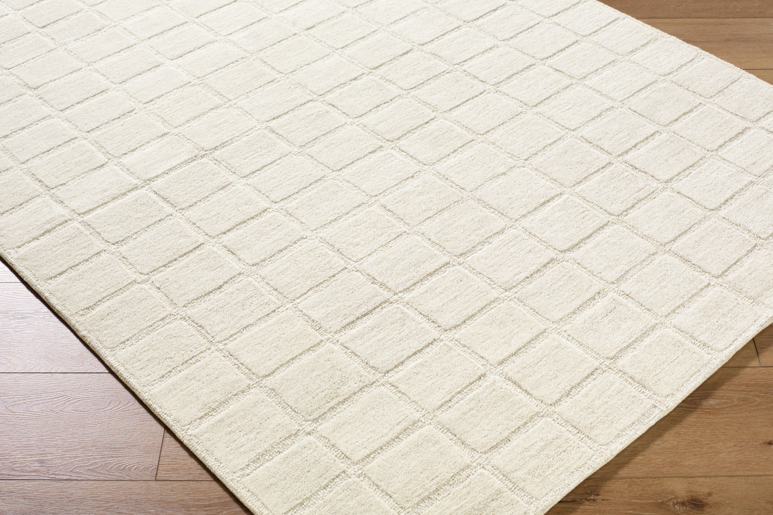 Benchcraft  Indoor 6' x 9' Handmade Rug - Image 3