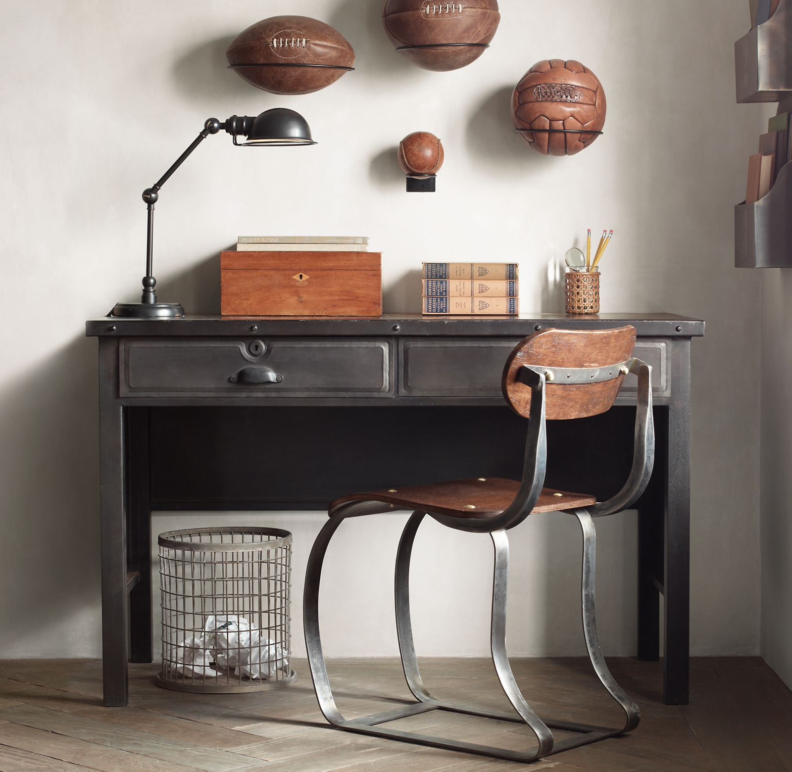 SPORTS BALL DISPLAY RACKS - football - Image 1