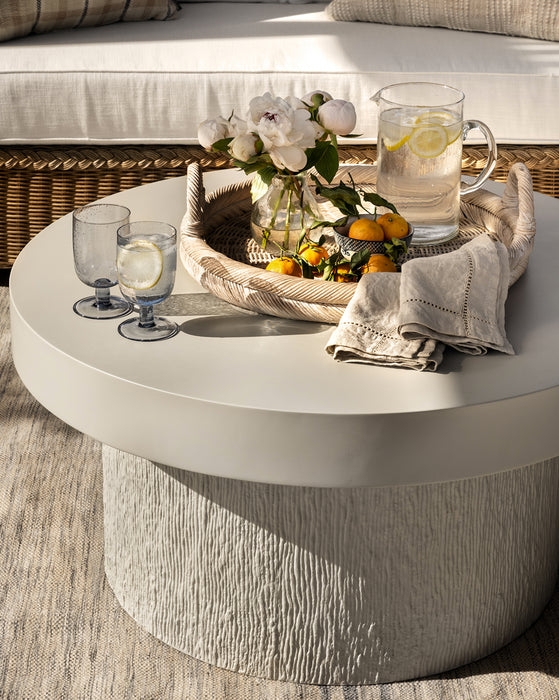 Round Wicker Tray - Image 1