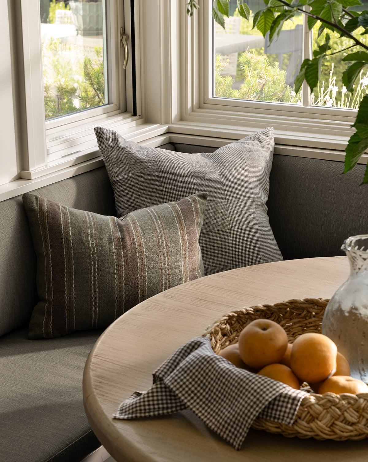 Abbendale Houndstooth Pillow Cover 22" x 22" - Image 1