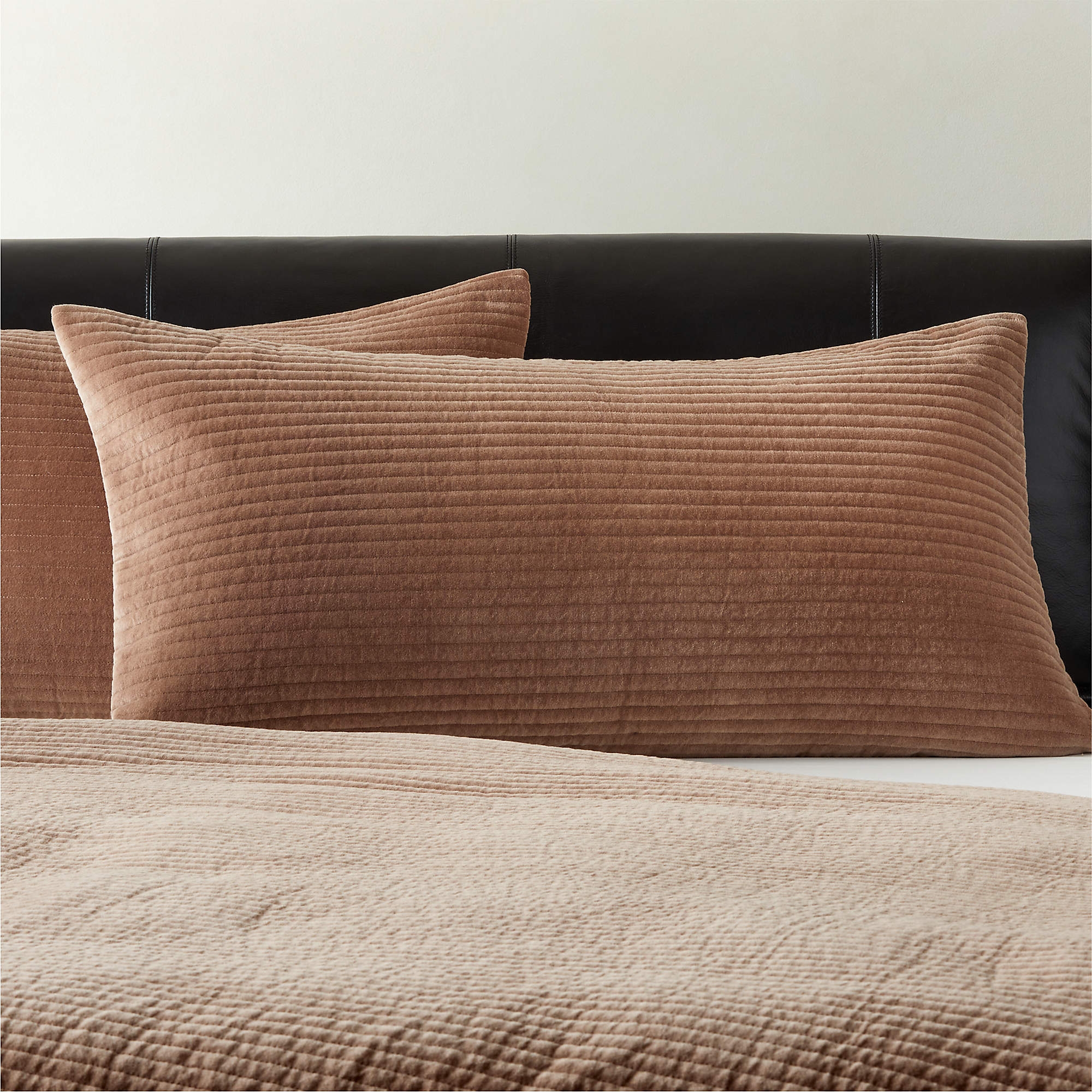 Shadow Toffee King Velvet Quilt - Image 3