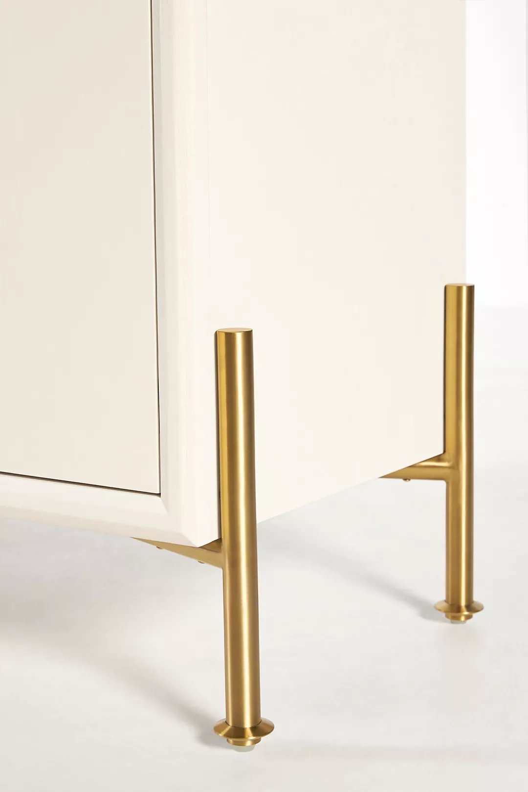 Livia Hutch - Image 4