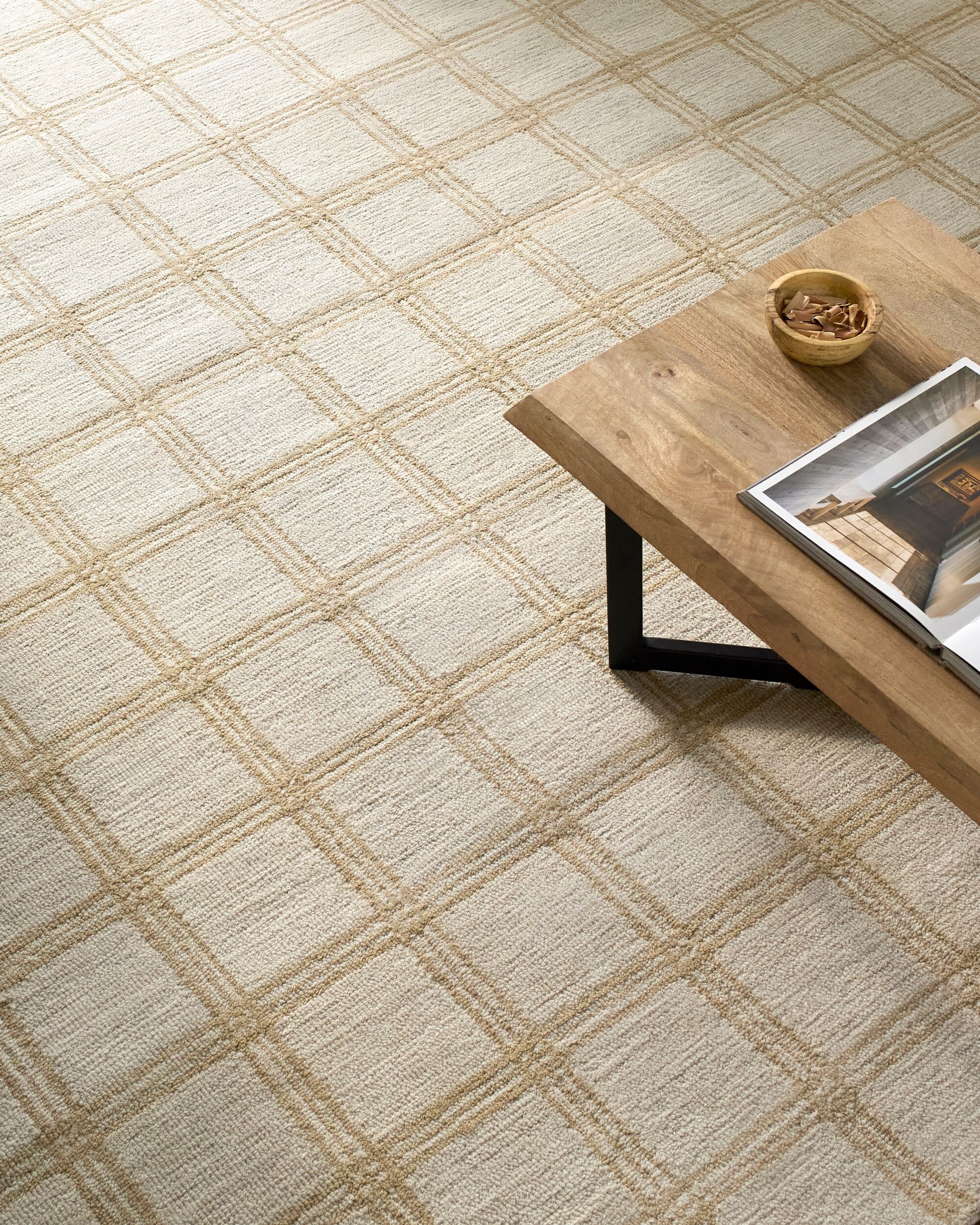 Idaho  Indoor 5' x 7'6" Handmade Rug - Image 1