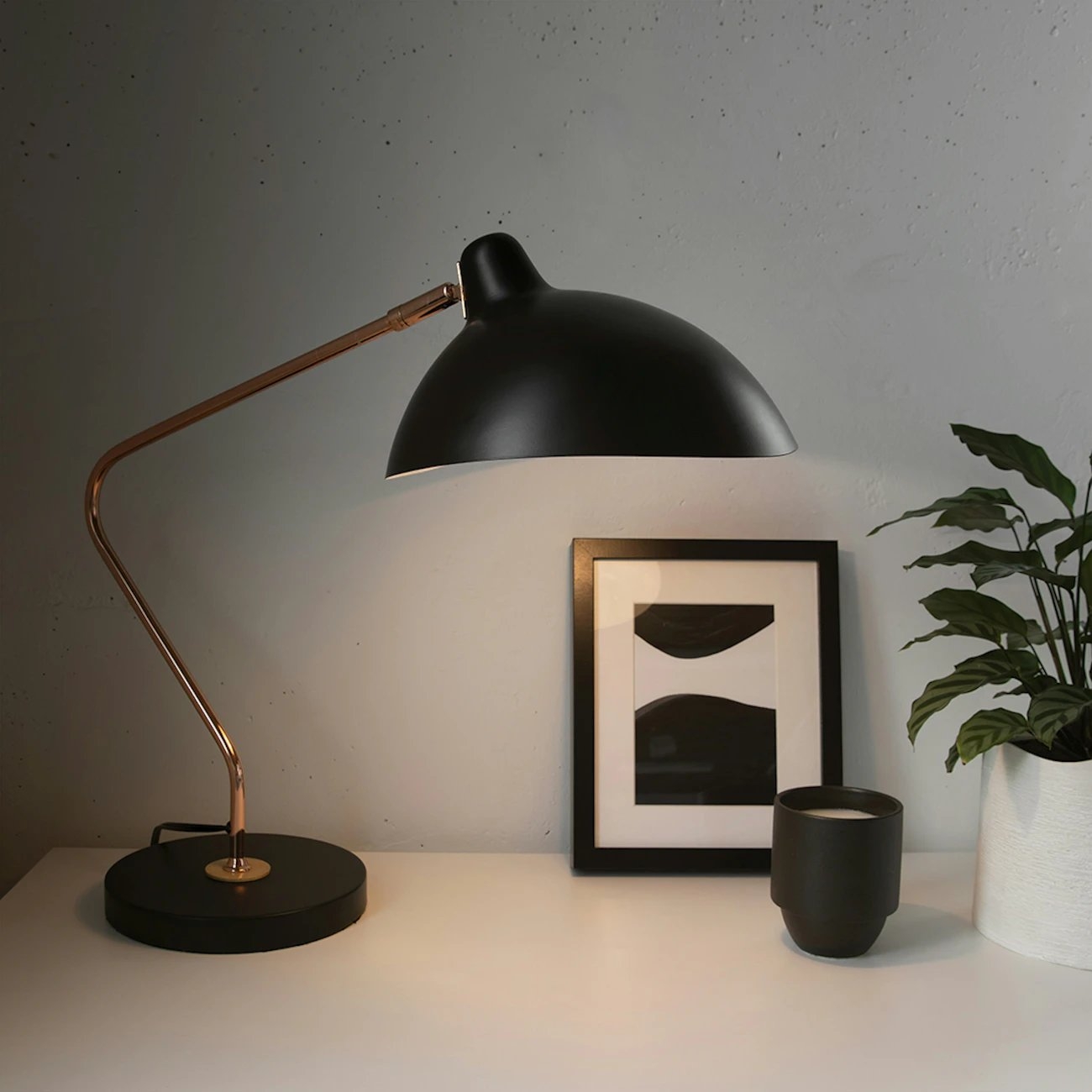 Leap Black Table Lamp - Image 3
