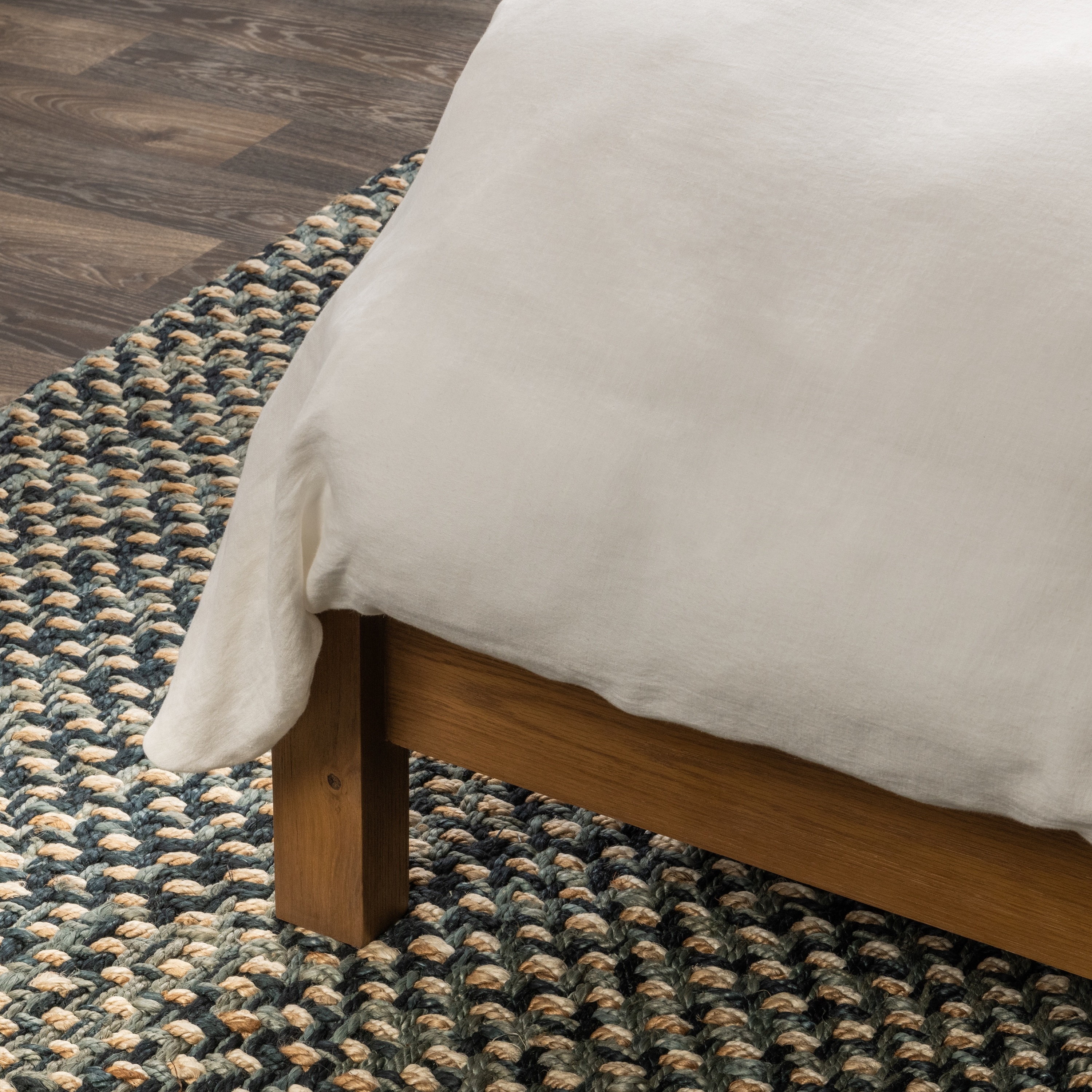 Santa Clara Queen Bed - Image 5