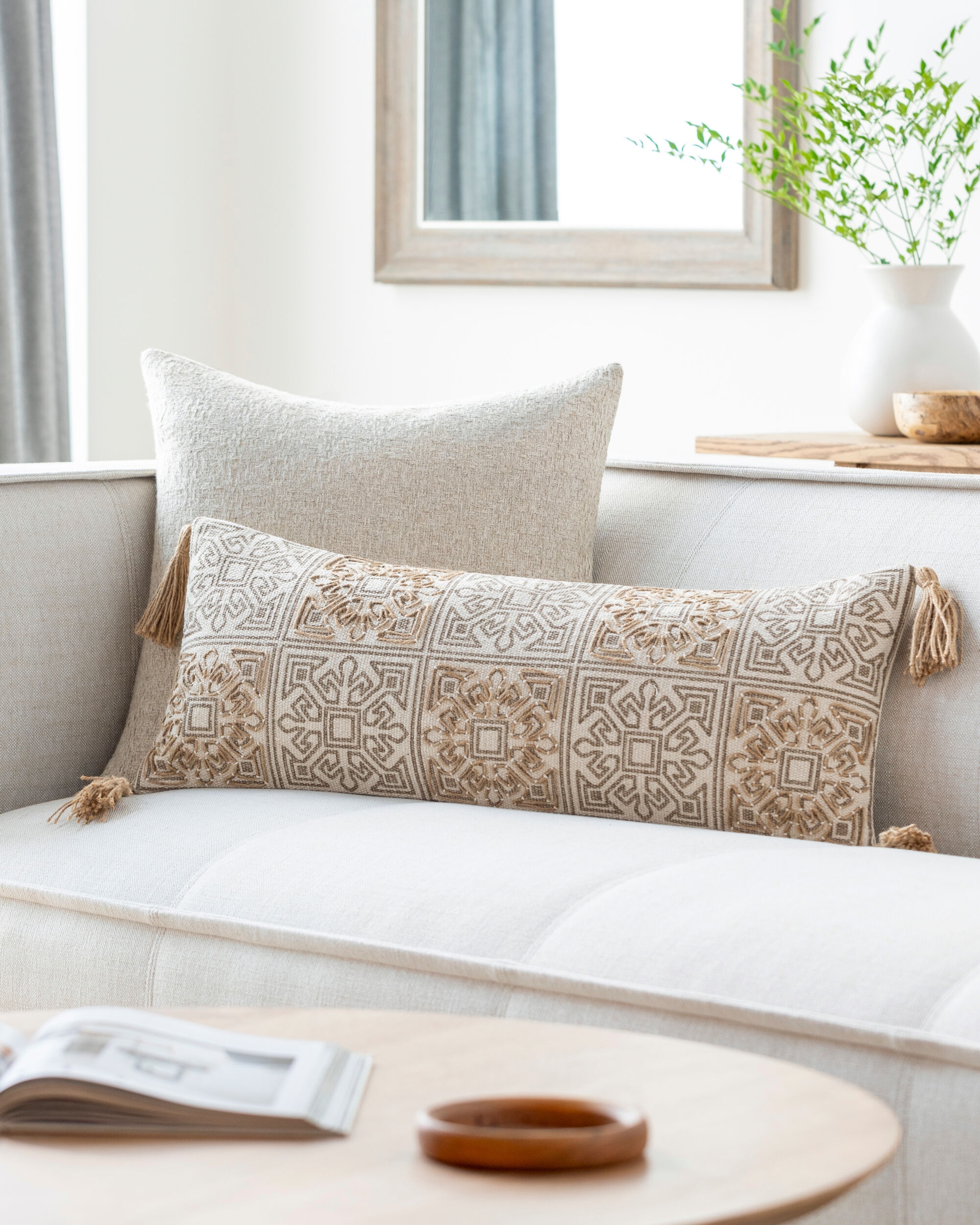 Parisa PAI-002 12"L x 30"W Polyester Filled Pillow - Image 2