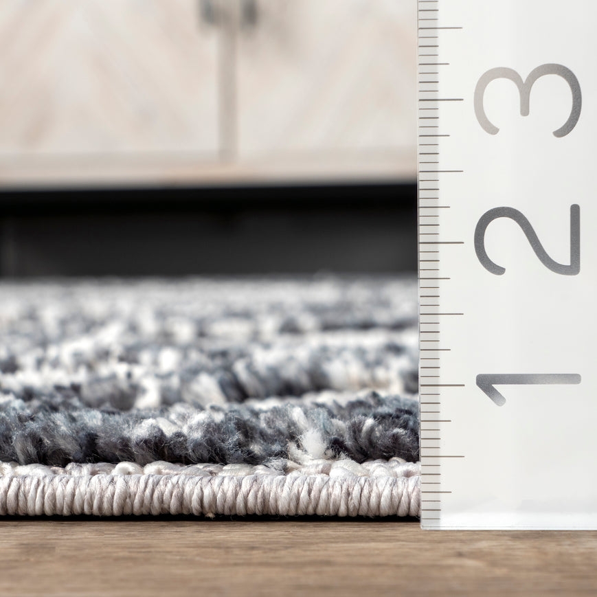 Ansley Shaggy Lattice Tassel Area Rug - Image 3