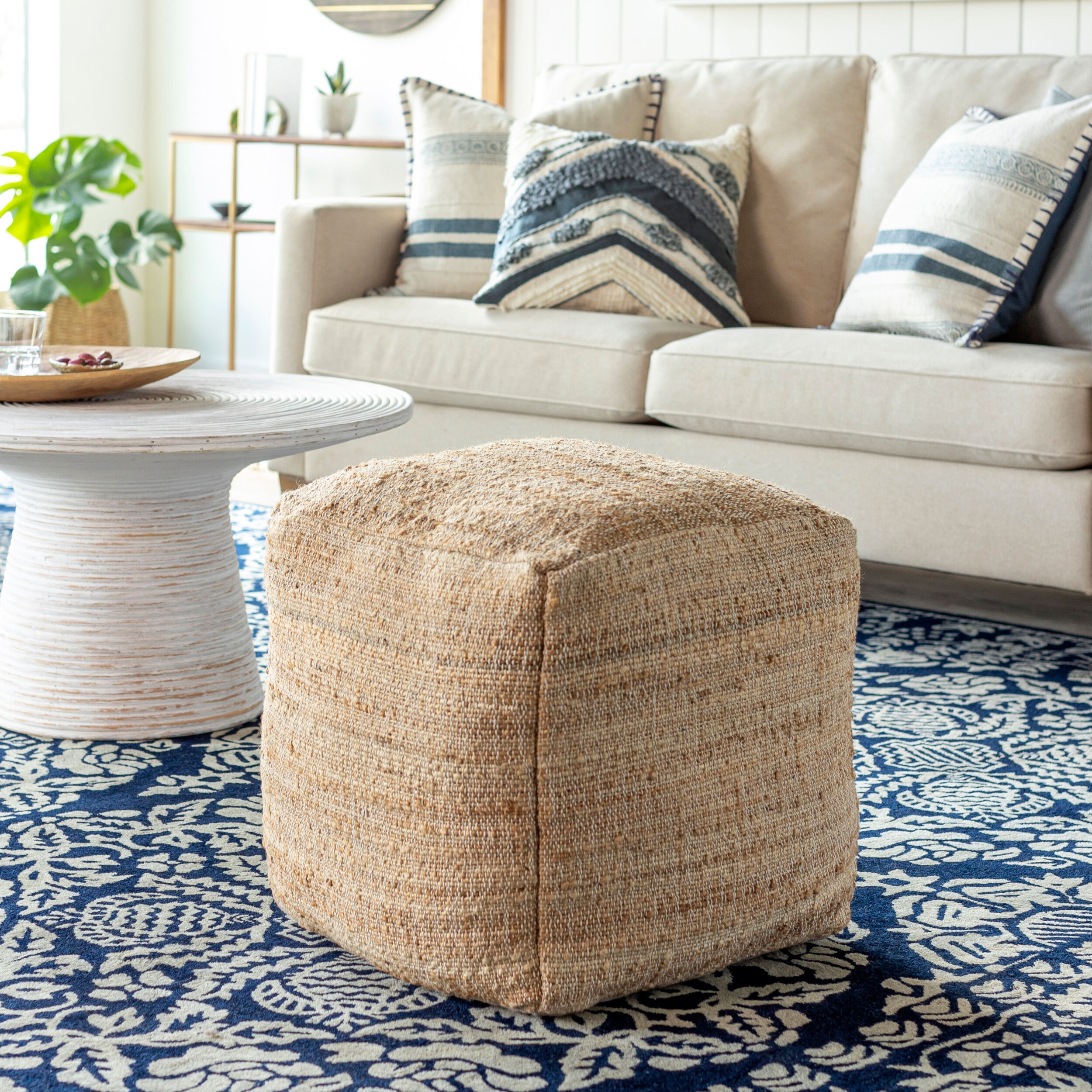 Seaport nan Pouf - Image 3