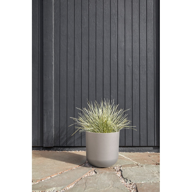 Pure Series Kona Plastic Pot Planter - Image 1