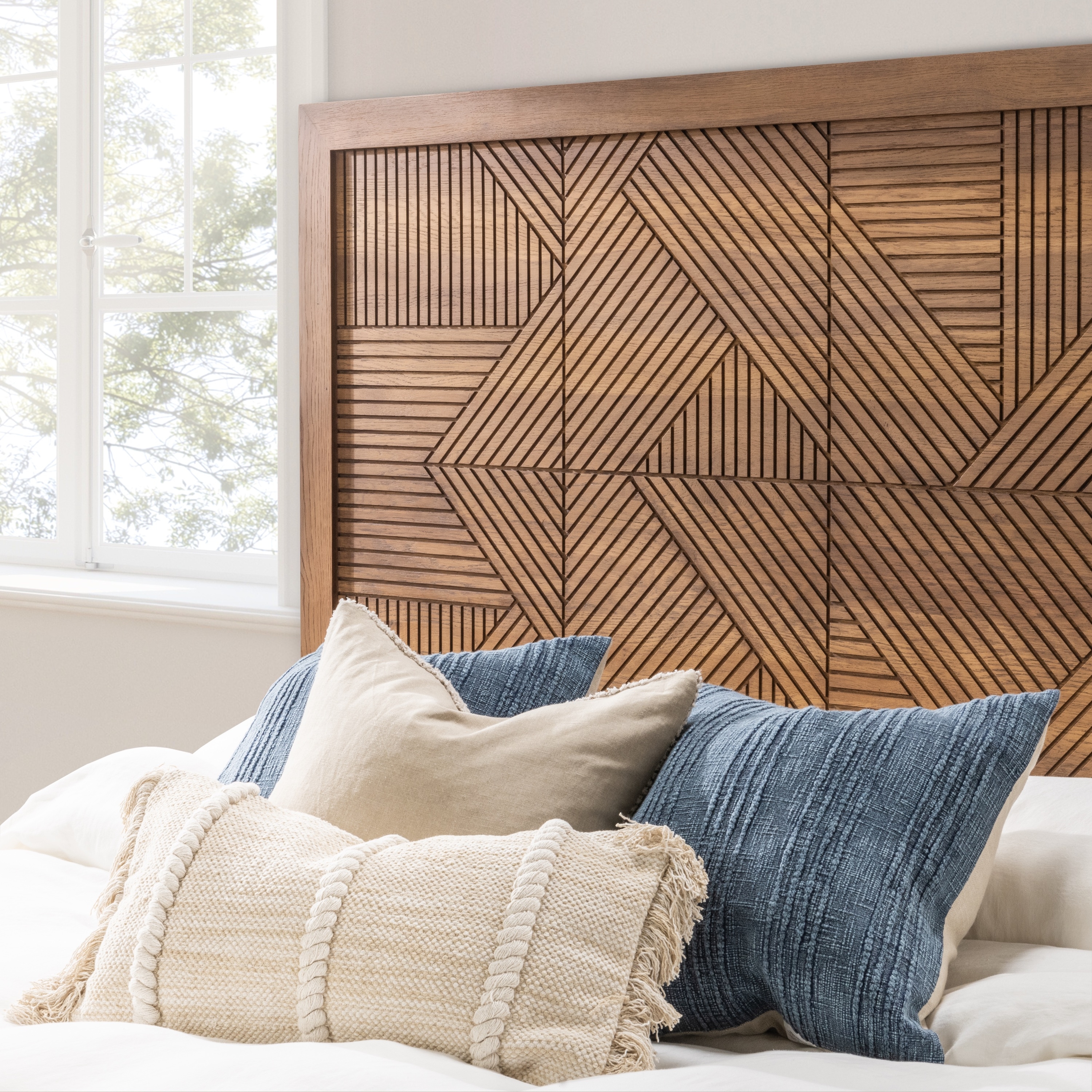 Santa Clara Queen Bed - Image 6