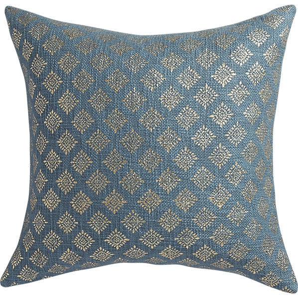 Gilda 23" pillow with down-alternative insert, Gold - Image 0