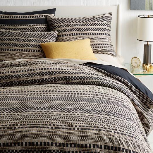 Organic Washed Woven Dot Duvet Cover- Queen - Image 0