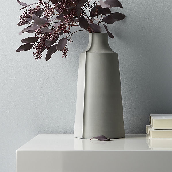 Porcelain vase - Image 0