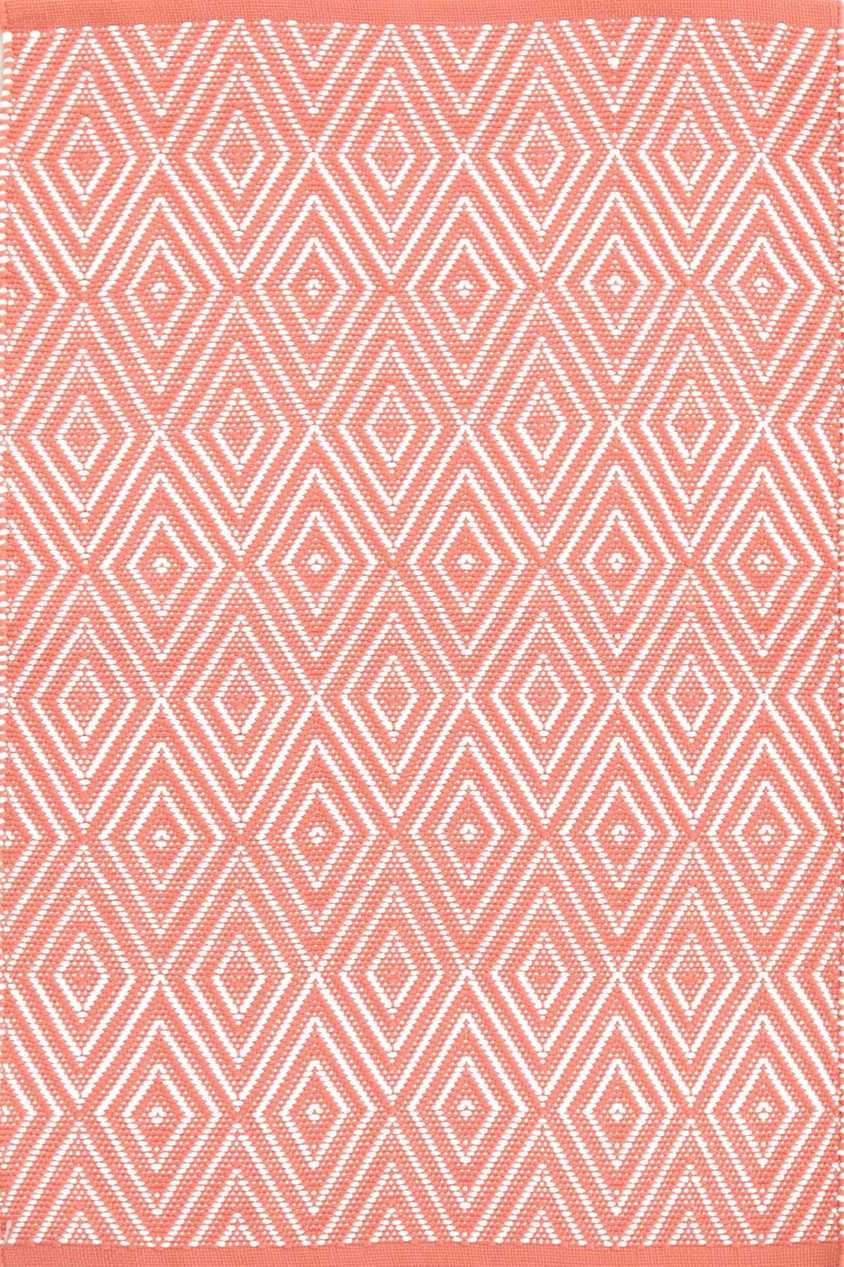 DIAMOND CORAL/WHITE INDOOR/OUTDOOR RUG-6"x9" - Image 0
