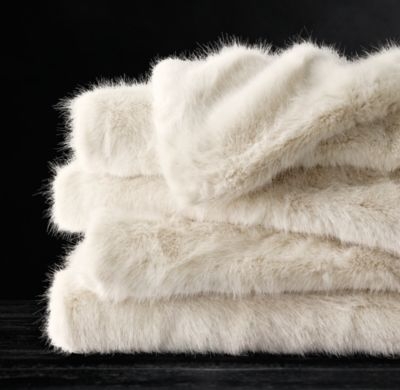 ULTRA FAUX FUR OVERSIZED BED THROW - Image 0